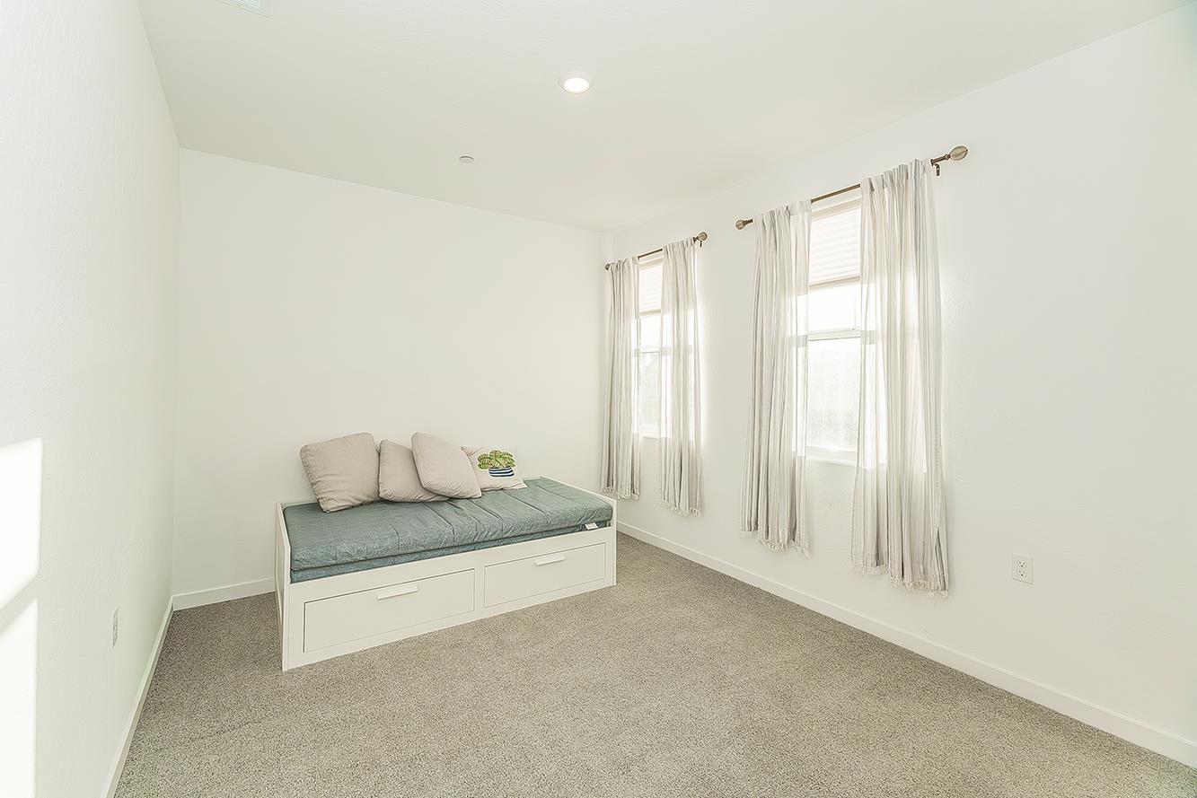 3301 La Mirada Ave, Clovis, CA 93619