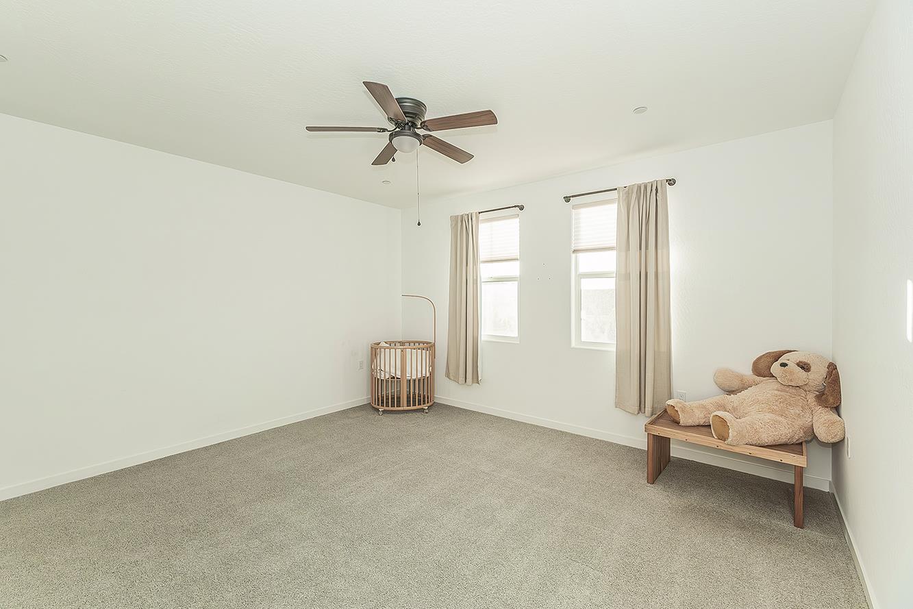 3301 La Mirada Ave, Clovis, CA 93619