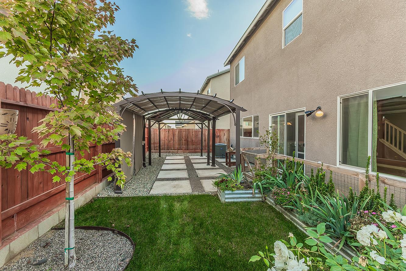 3301 La Mirada Ave, Clovis, CA 93619