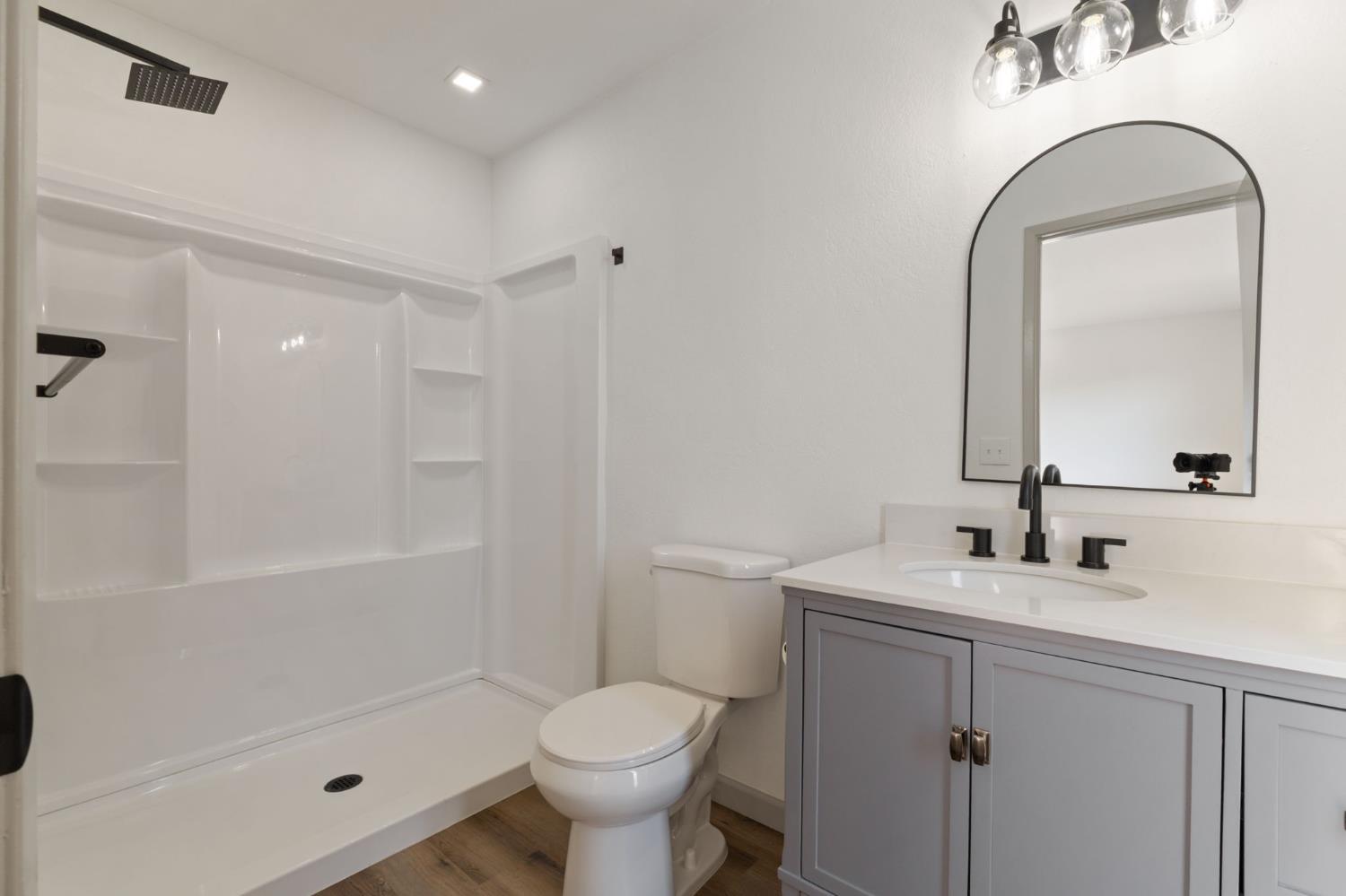 24 Sunnyside Ave, Clovis, CA 93611