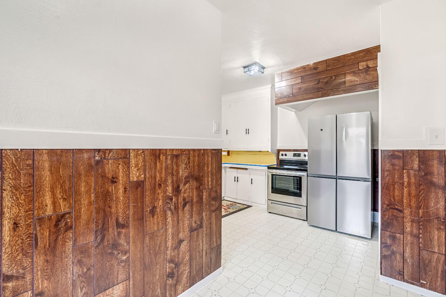 1912 N Vagedes Ave, Fresno, CA 93705