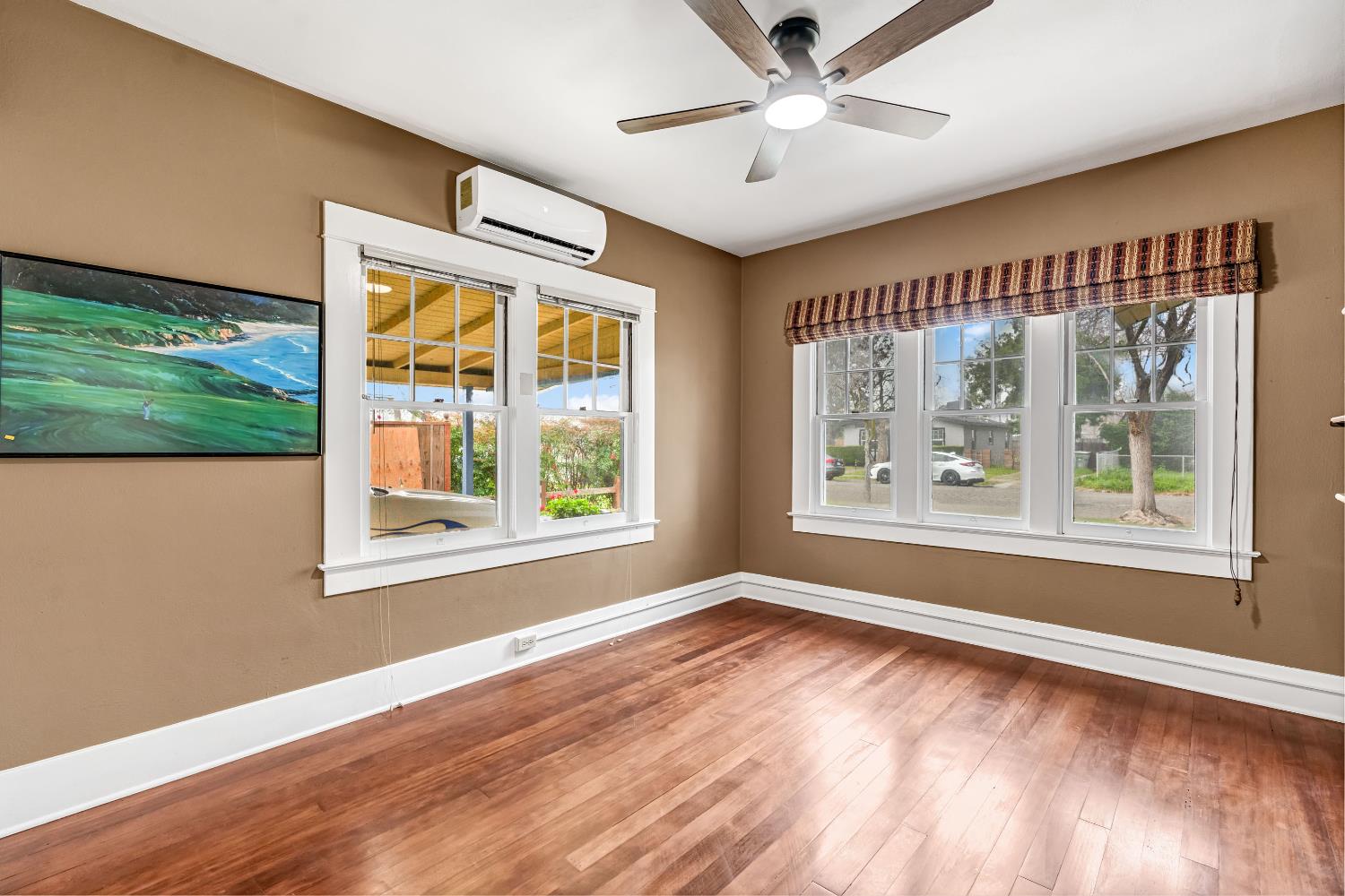 1912 N Vagedes Ave, Fresno, CA 93705