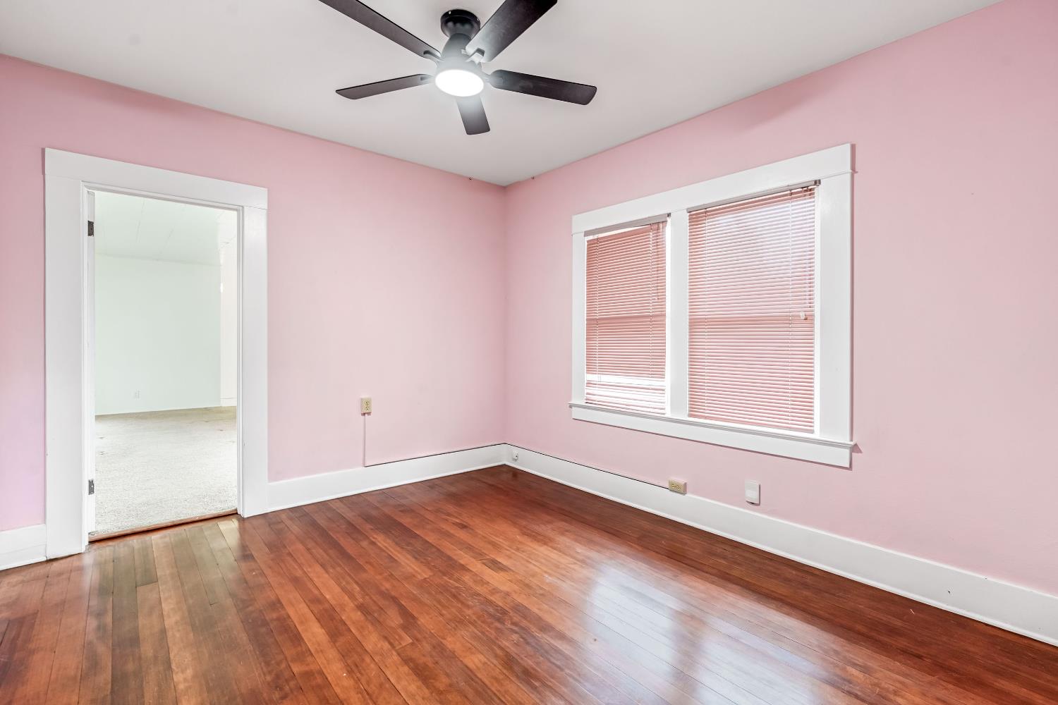 1912 N Vagedes Ave, Fresno, CA 93705