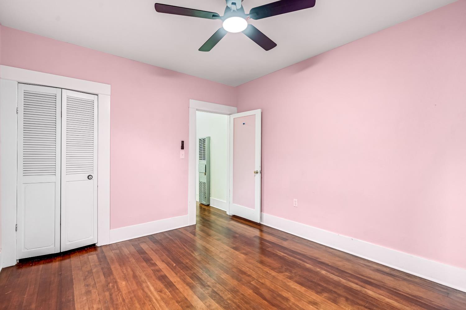 1912 N Vagedes Ave, Fresno, CA 93705