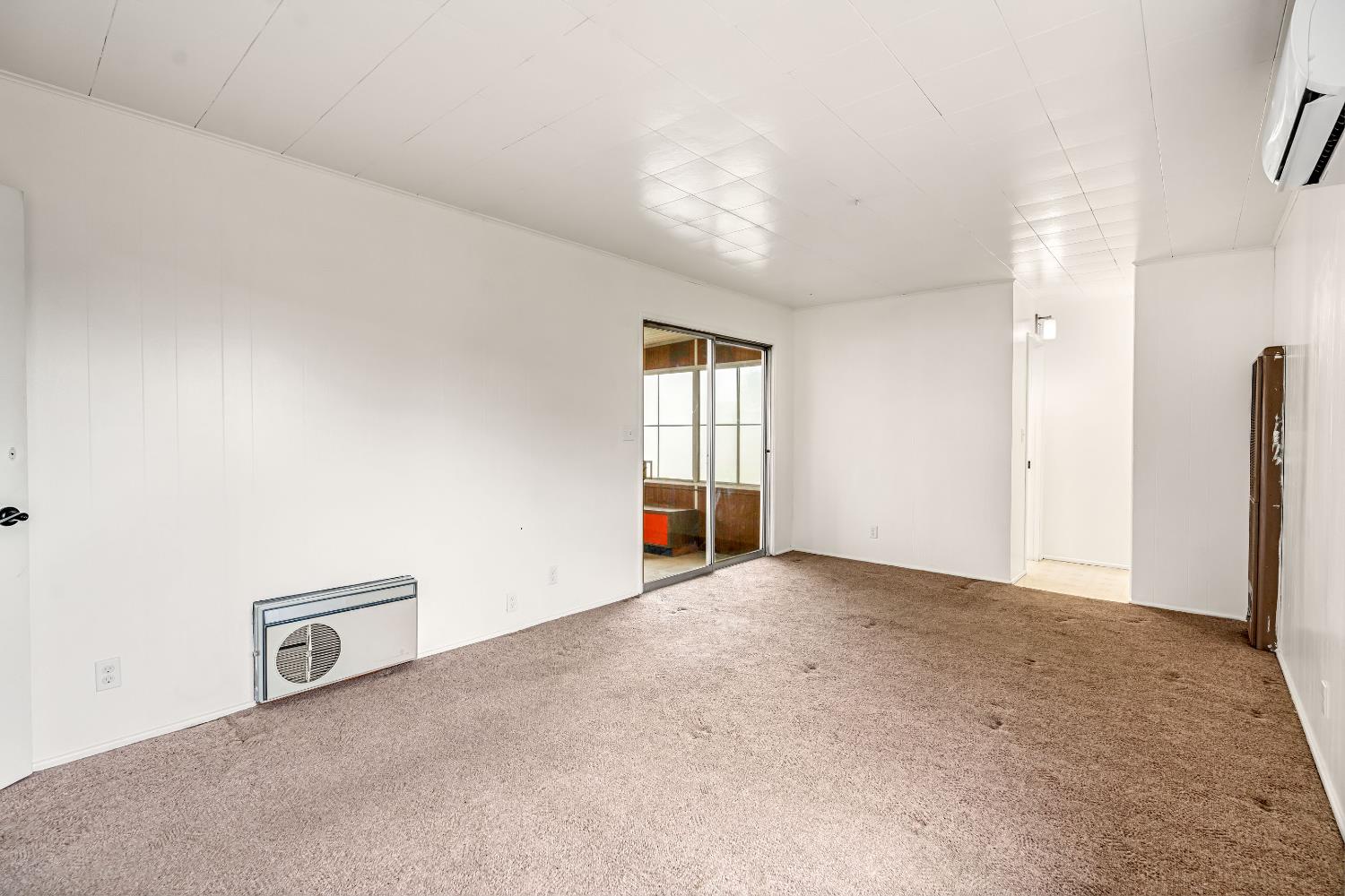 1912 N Vagedes Ave, Fresno, CA 93705