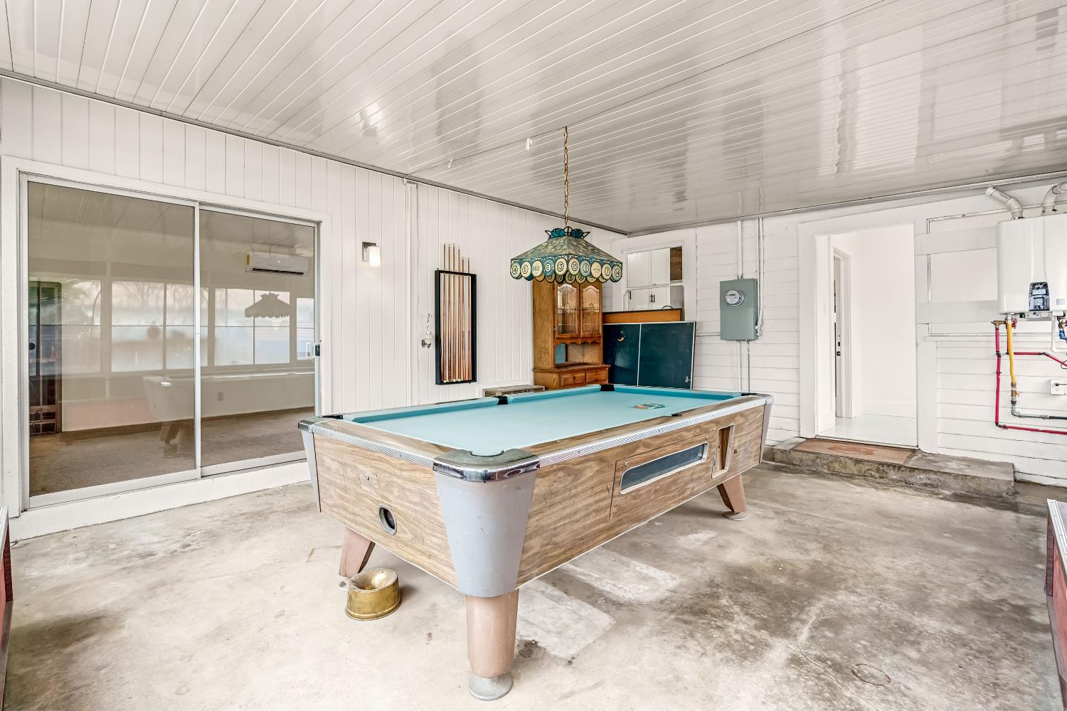 1912 N Vagedes Ave, Fresno, CA 93705