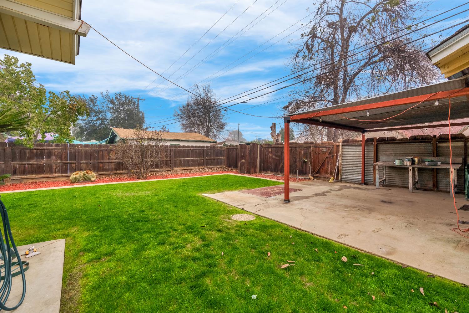 1912 N Vagedes Ave, Fresno, CA 93705