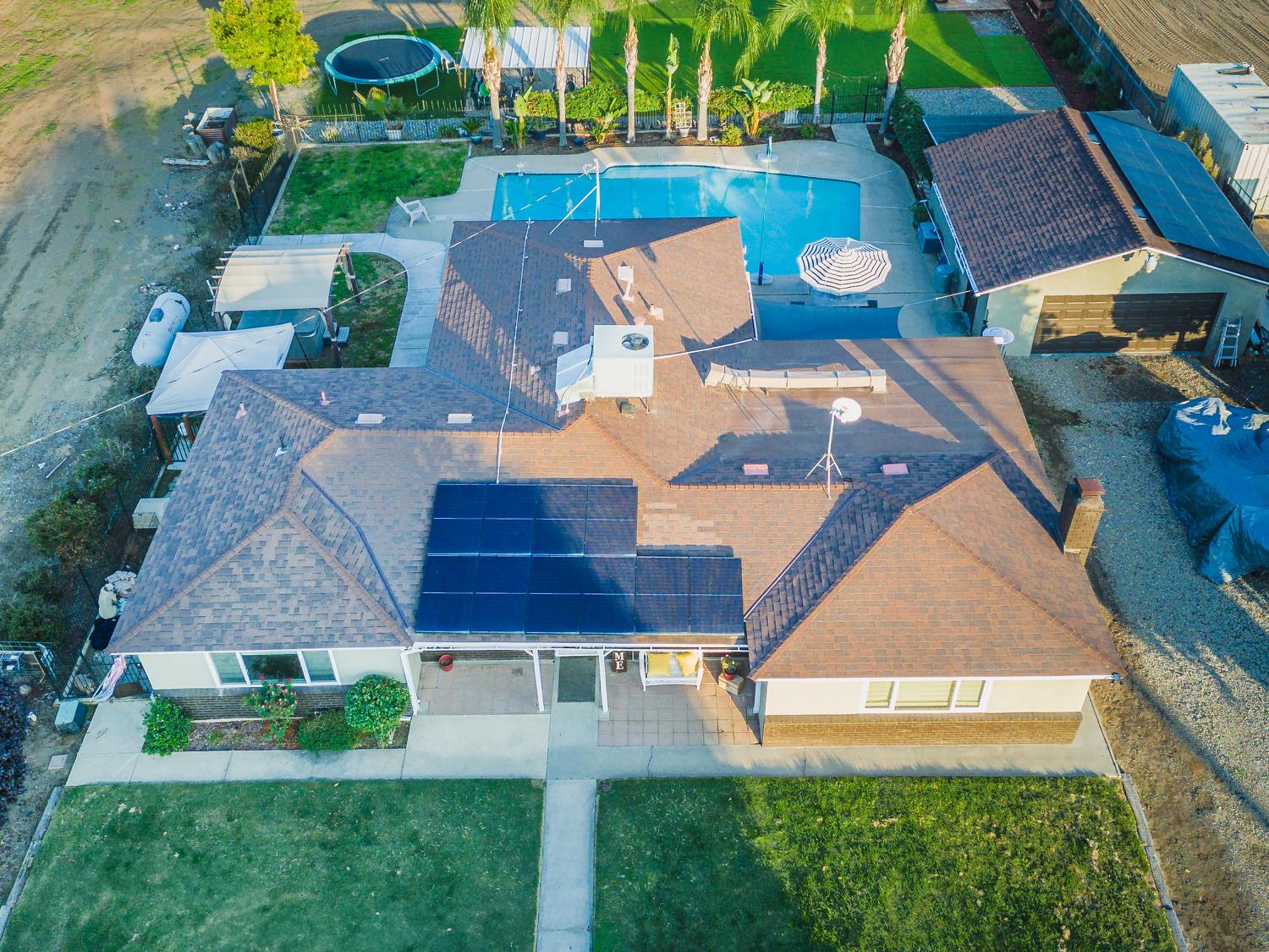 1454 N Mccall Ave, Sanger, CA 93657