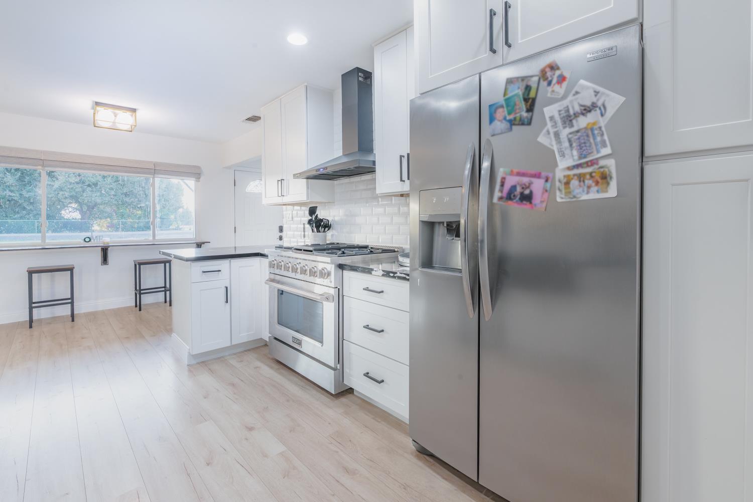 1454 N Mccall Ave, Sanger, CA 93657