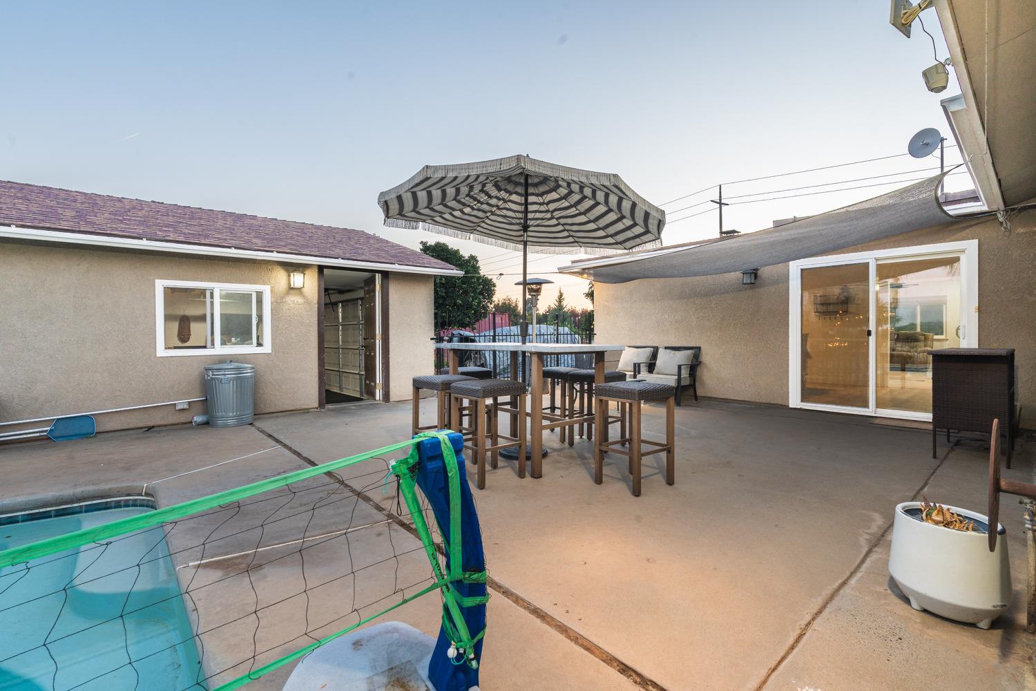 1454 N Mccall Ave, Sanger, CA 93657