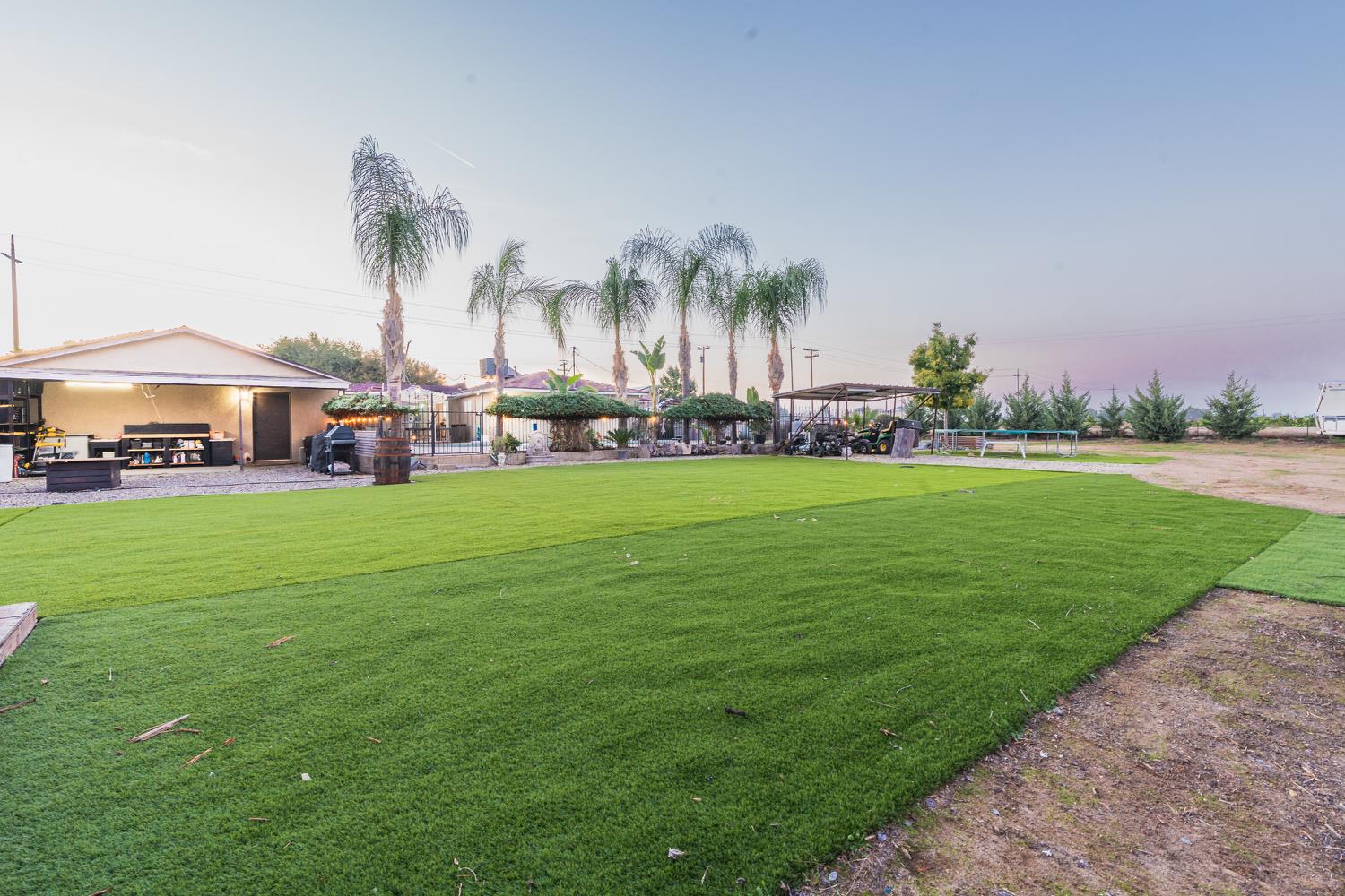 1454 N Mccall Ave, Sanger, CA 93657