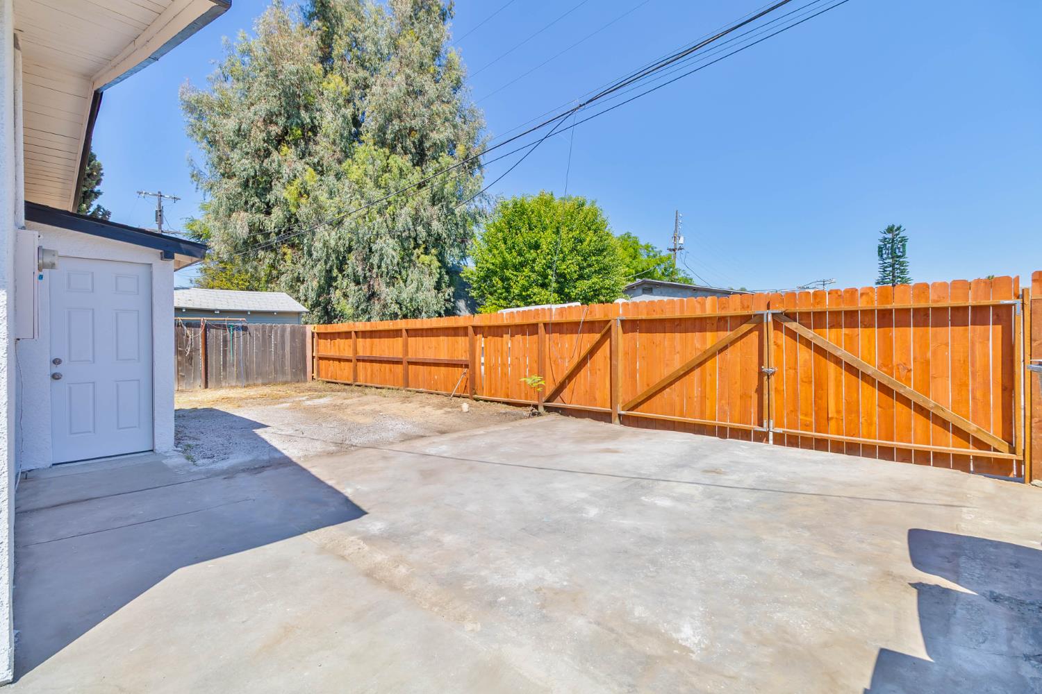 227 E Pine, Fresno, CA 93728
