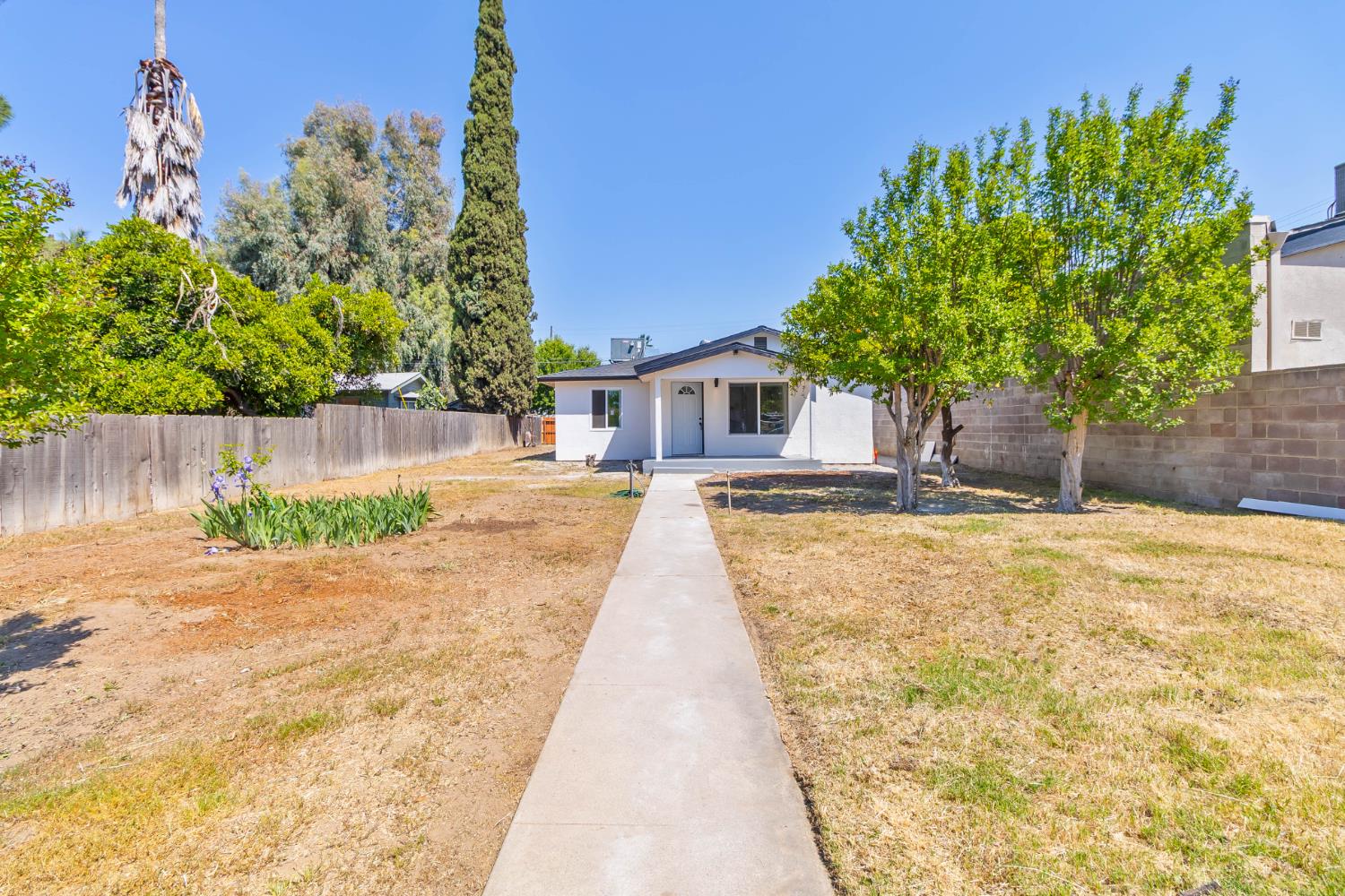 227 E Pine, Fresno, CA 93728
