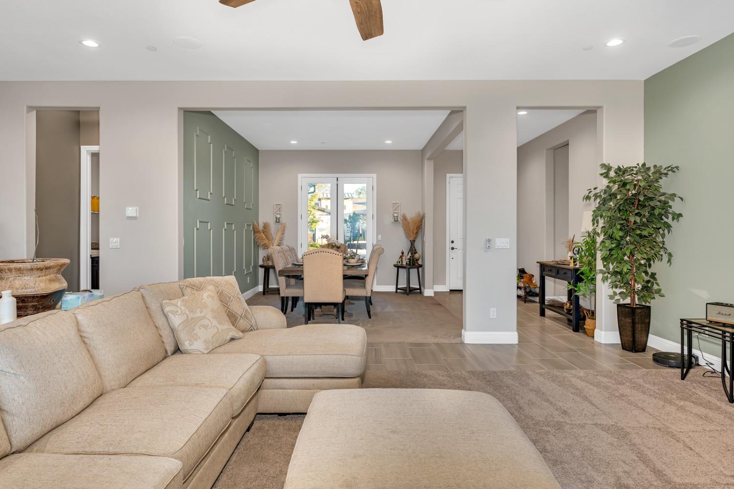 1053 Beaver Pond, Madera, CA 93636