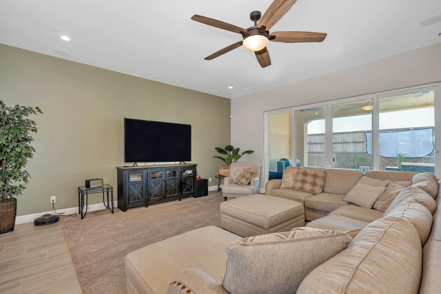 1053 Beaver Pond, Madera, CA 93636