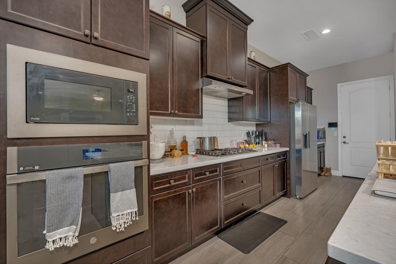 1053 Beaver Pond, Madera, CA 93636