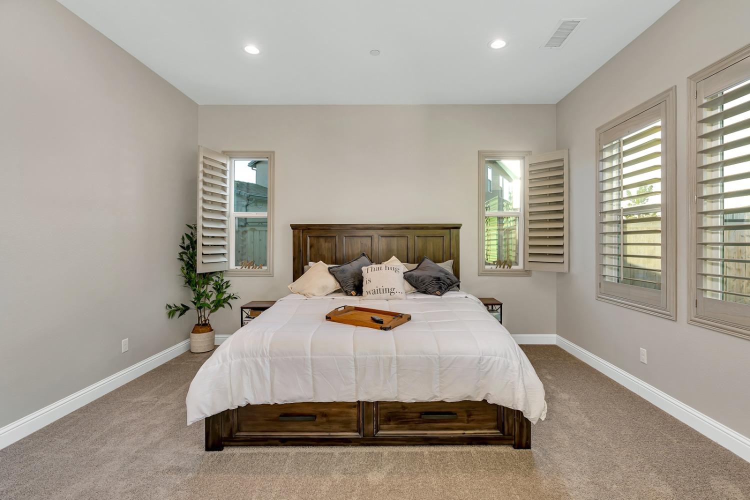 1053 Beaver Pond, Madera, CA 93636