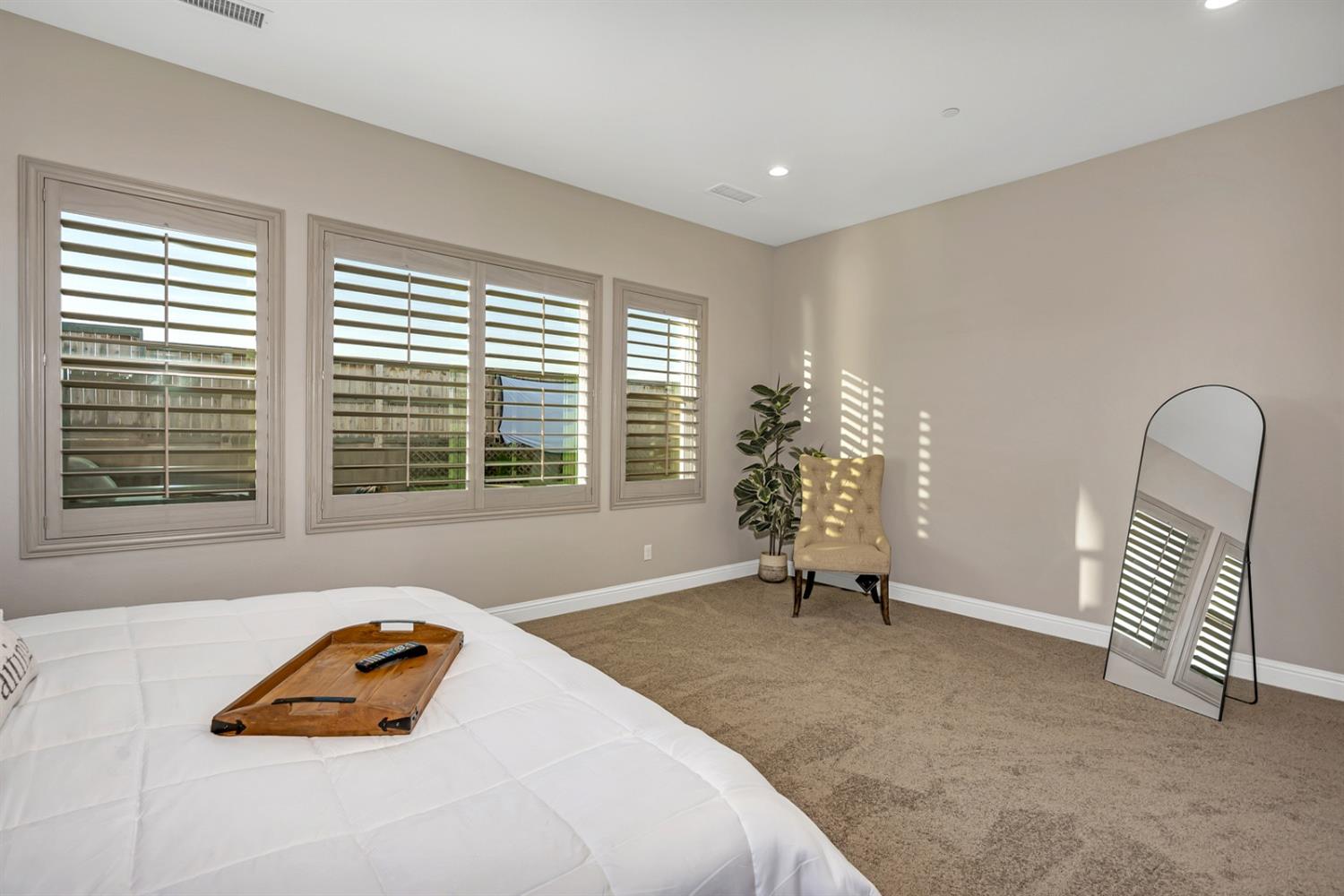 1053 Beaver Pond, Madera, CA 93636