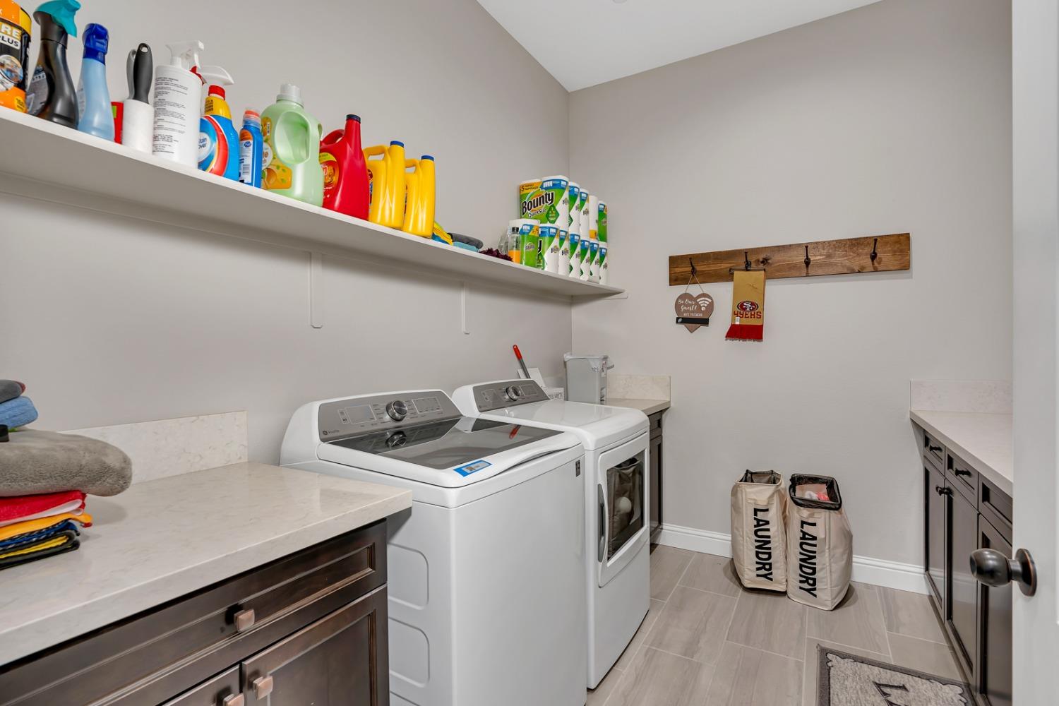 1053 Beaver Pond, Madera, CA 93636