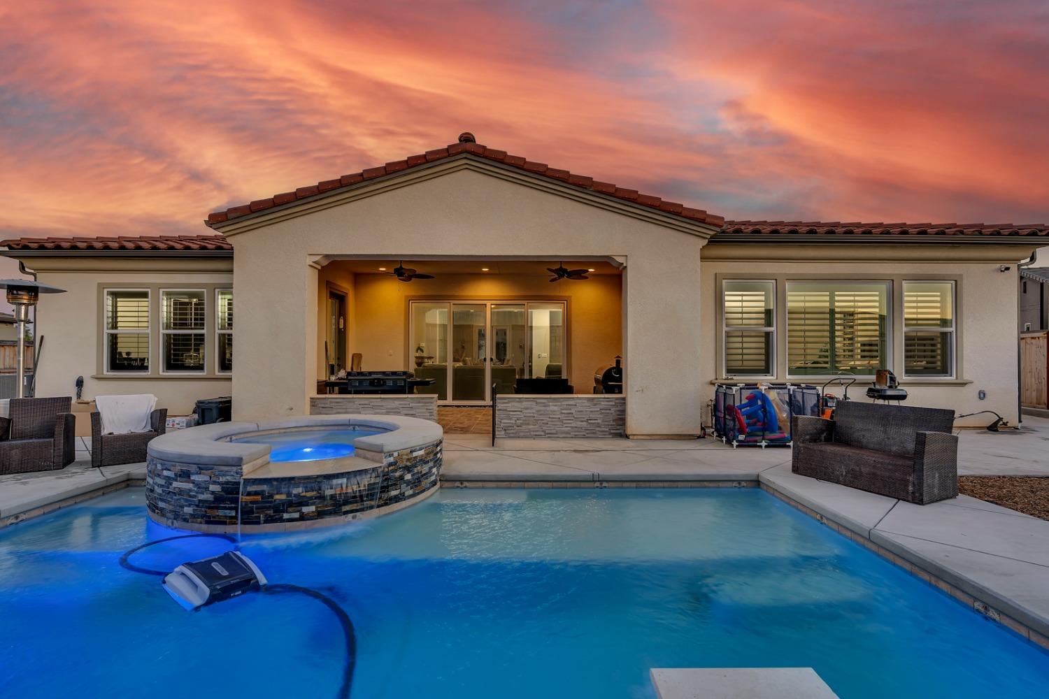 1053 Beaver Pond, Madera, CA 93636