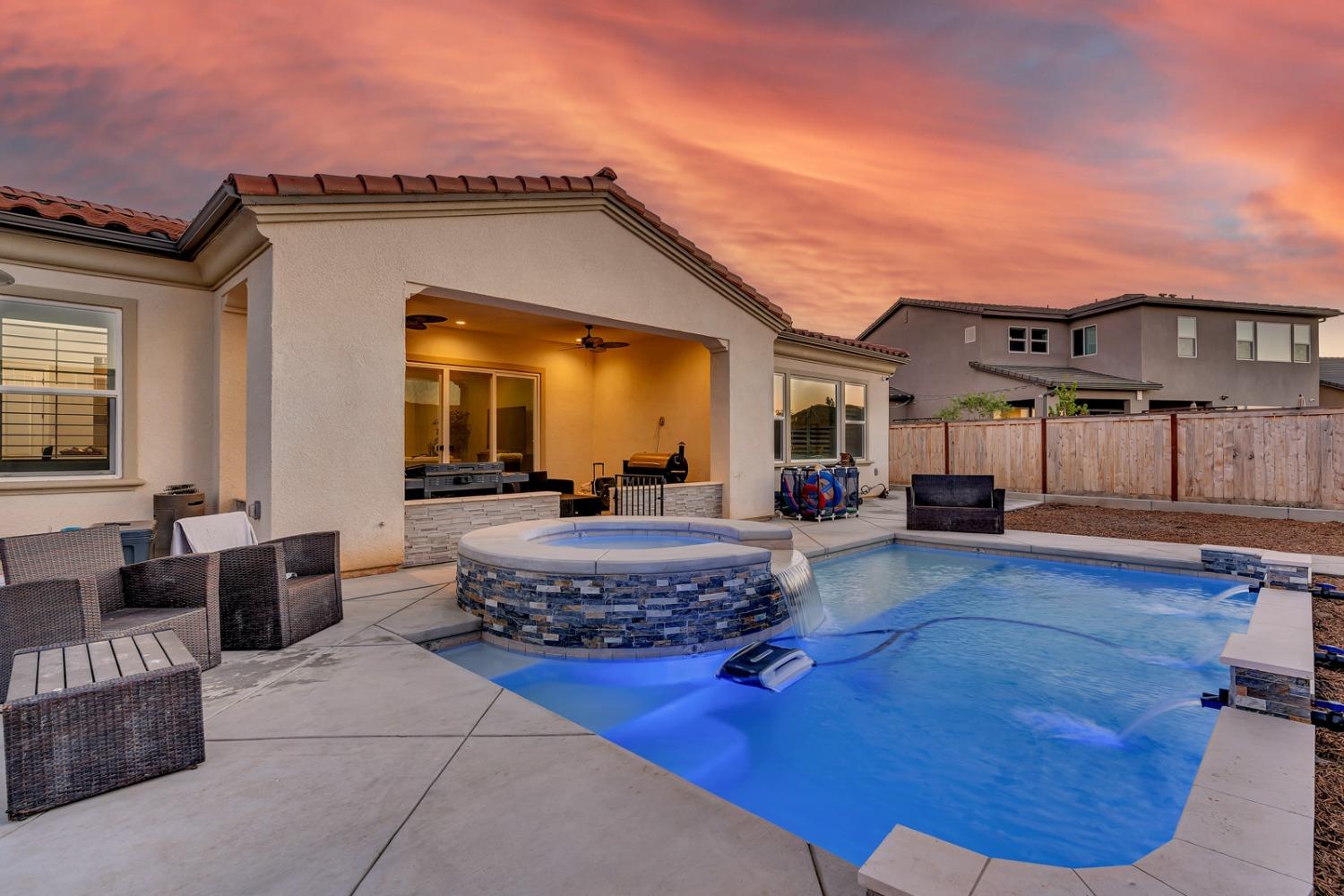 1053 Beaver Pond, Madera, CA 93636