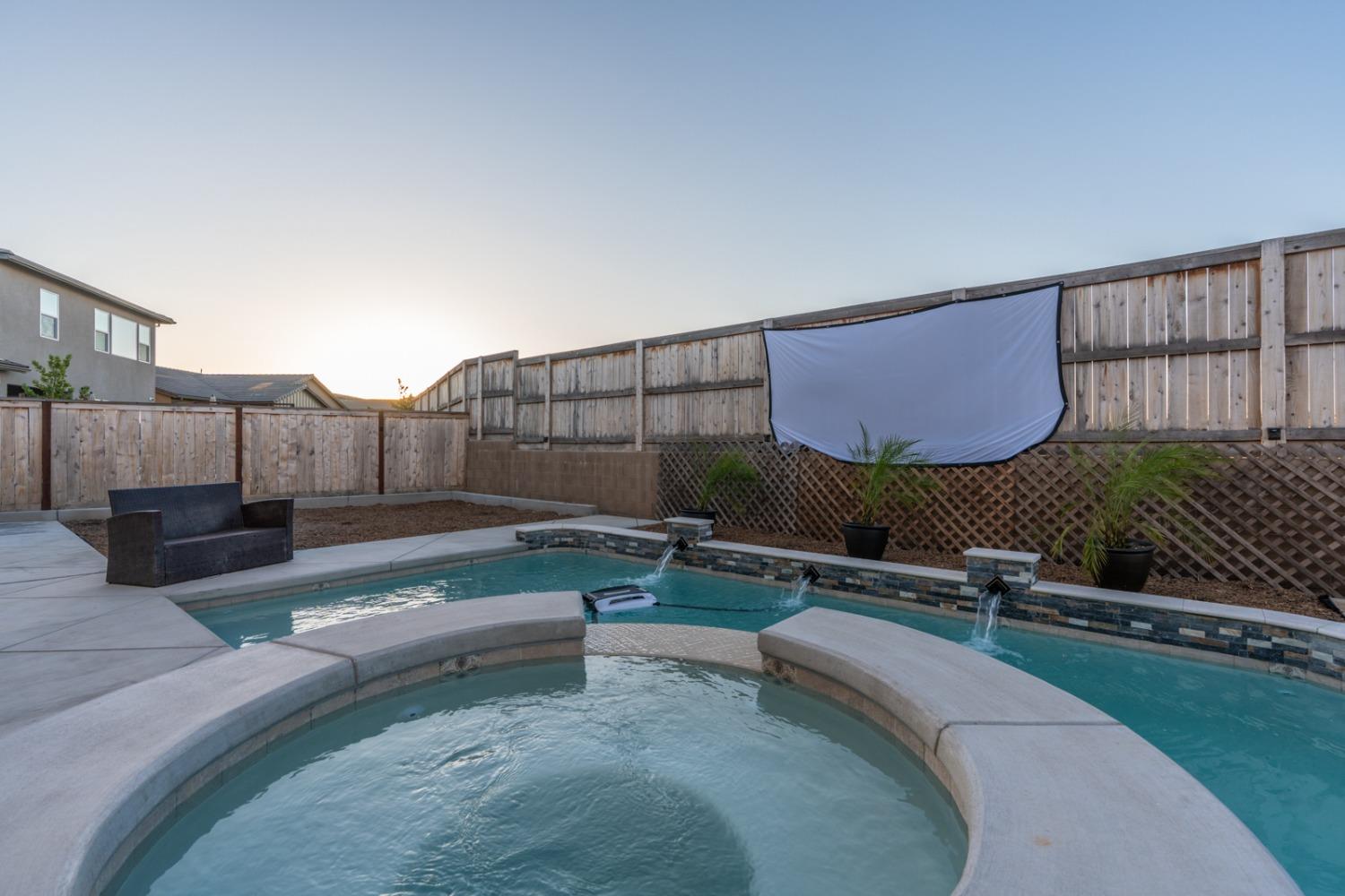 1053 Beaver Pond, Madera, CA 93636