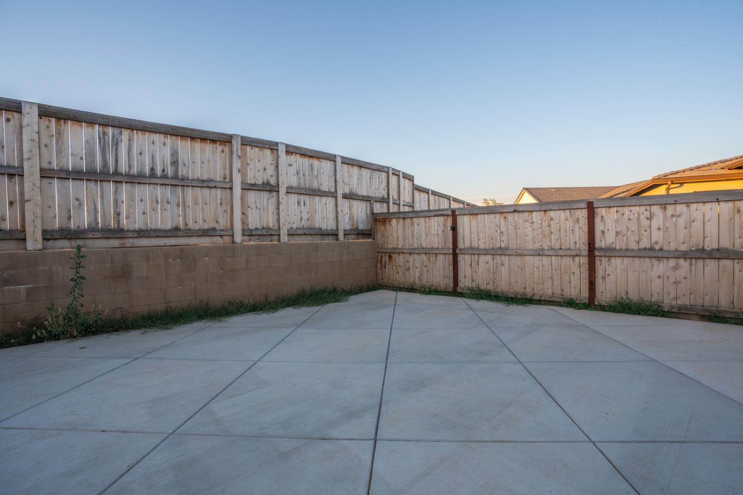 1053 Beaver Pond, Madera, CA 93636