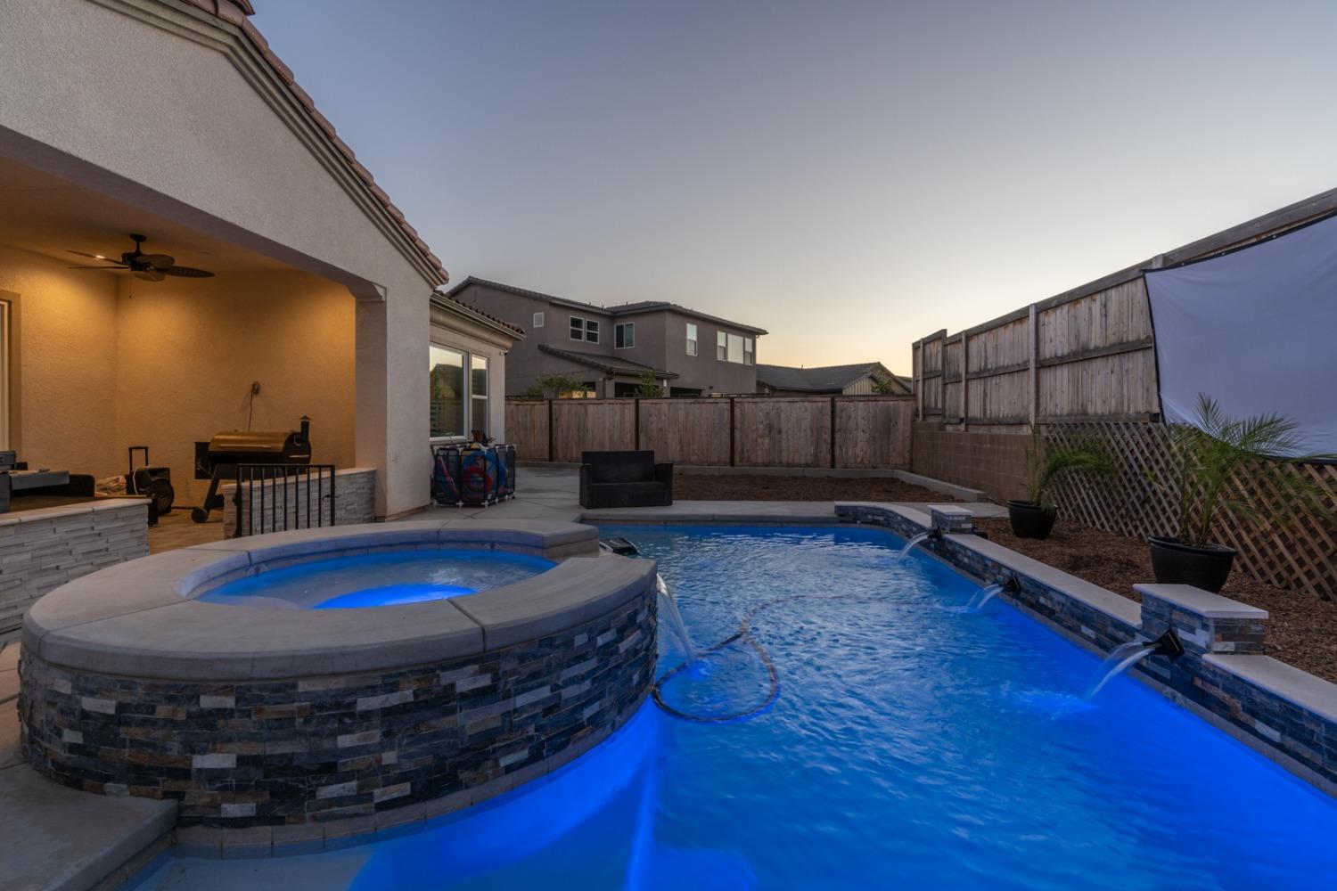 1053 Beaver Pond, Madera, CA 93636