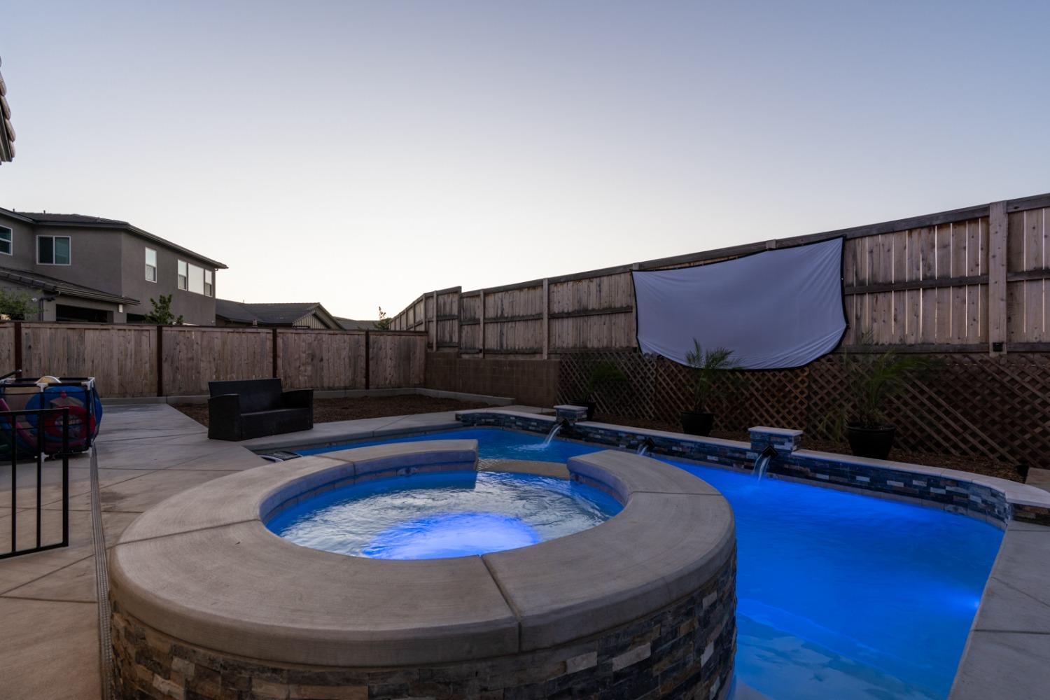 1053 Beaver Pond, Madera, CA 93636