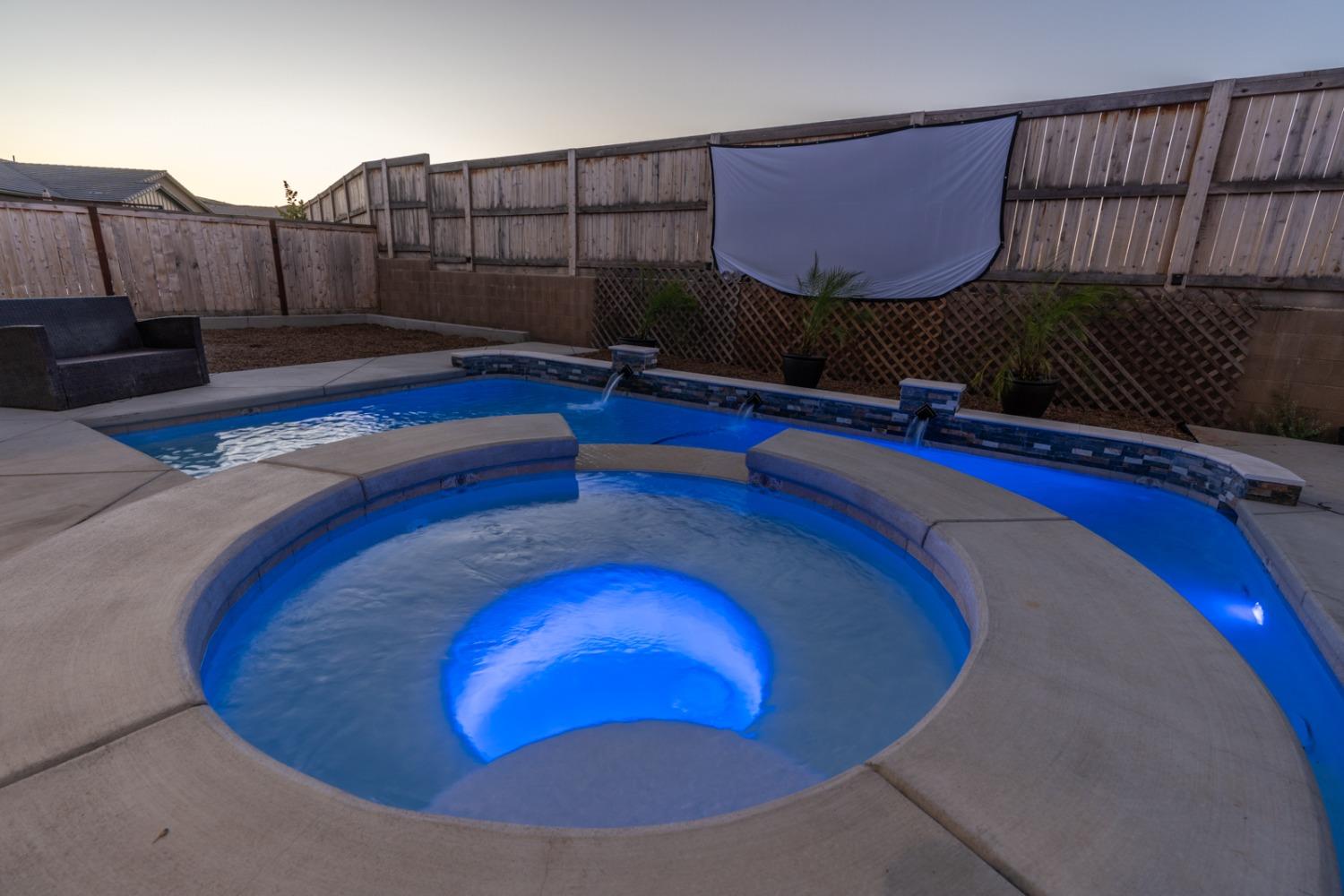 1053 Beaver Pond, Madera, CA 93636