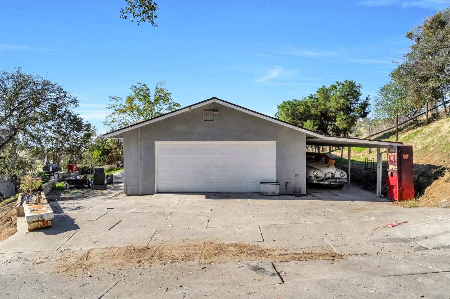 34045 George Smith Rd, Yokuts Valley, CA 93675