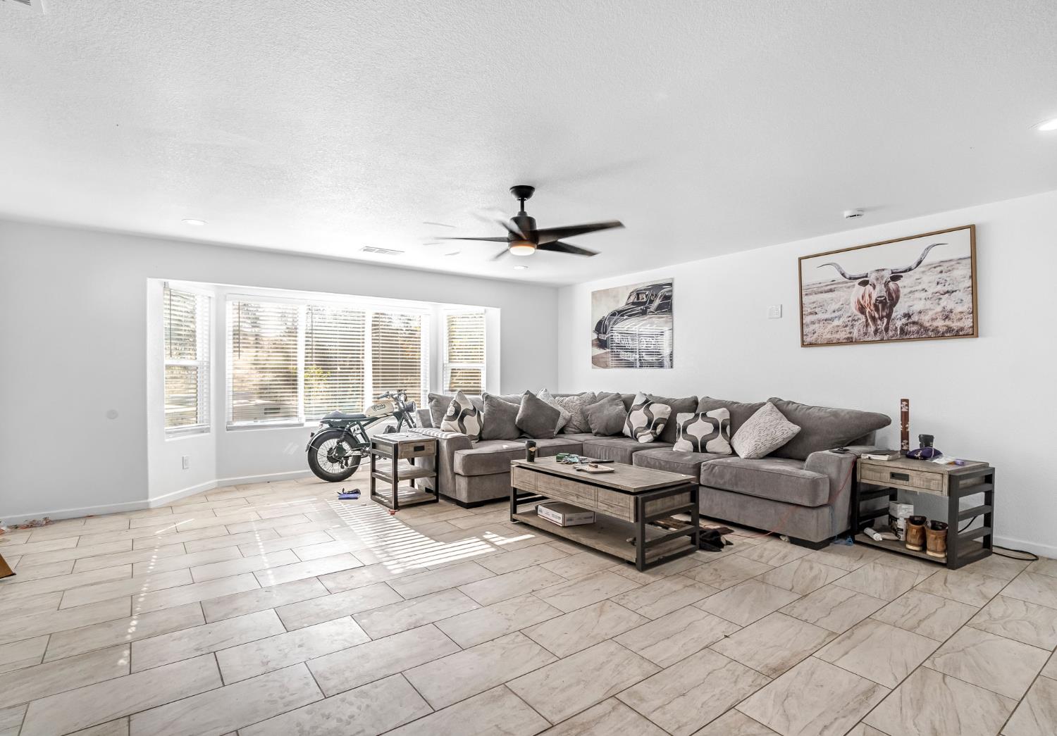 34045 George Smith Rd, Yokuts Valley, CA 93675