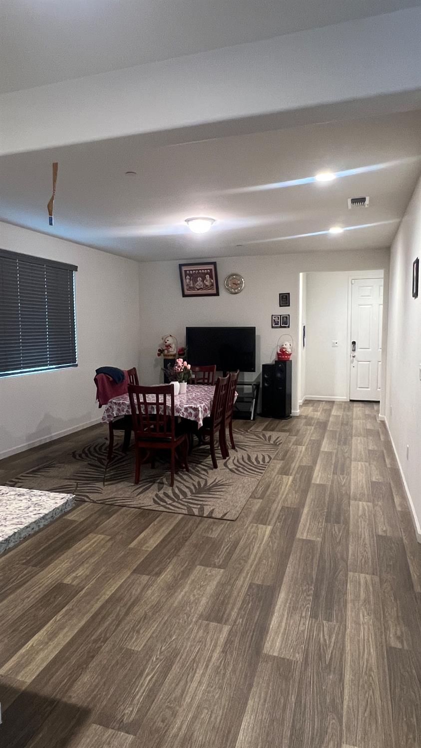 6363 W Acacia Ave, Fresno, CA 93723