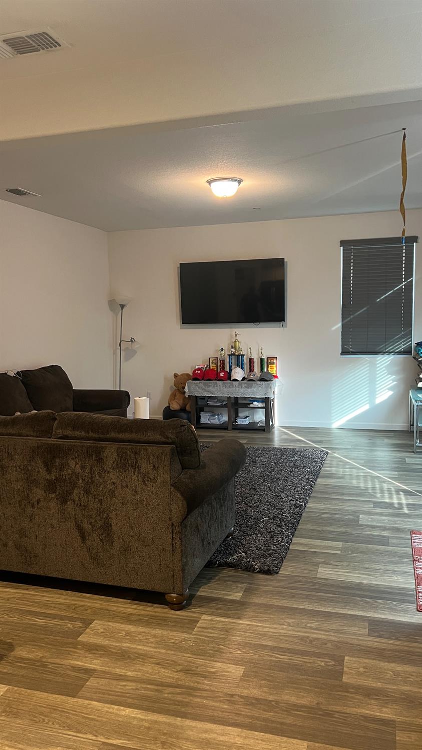 6363 W Acacia Ave, Fresno, CA 93723