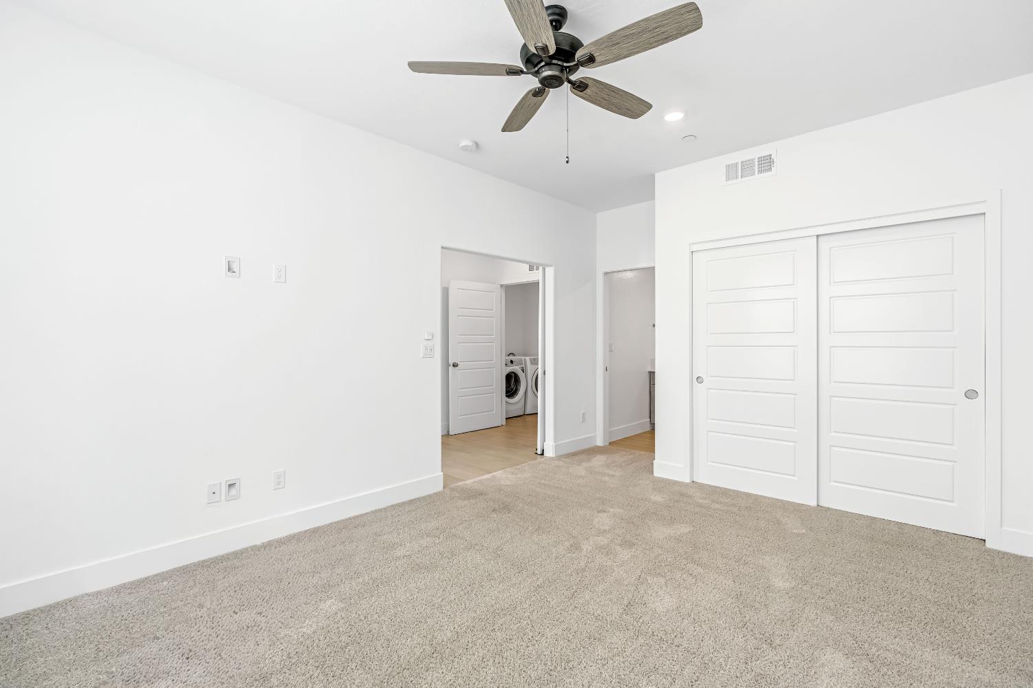 554 W Mahogany Ln, Clovis, CA 93611