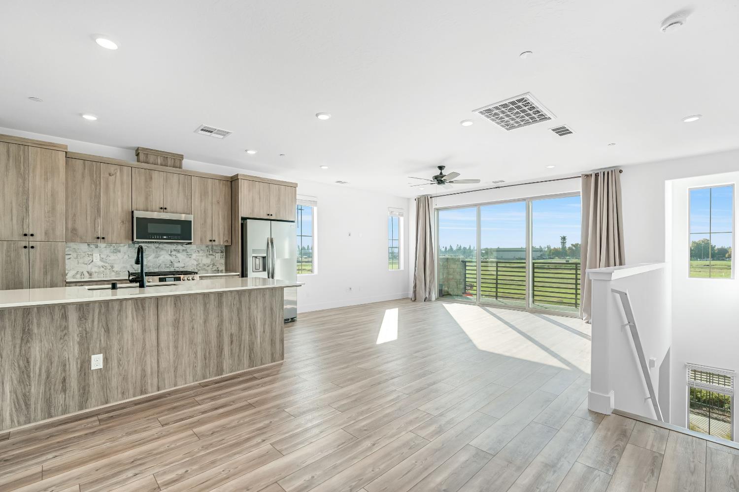 554 W Mahogany Ln, Clovis, CA 93611