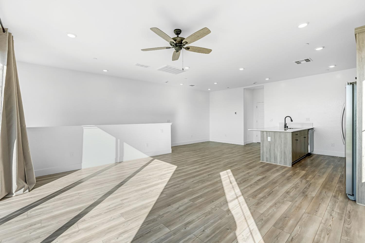 554 W Mahogany Ln, Clovis, CA 93611