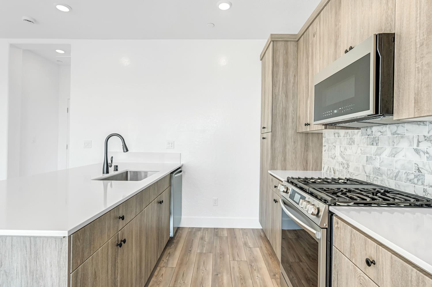 554 W Mahogany Ln, Clovis, CA 93611