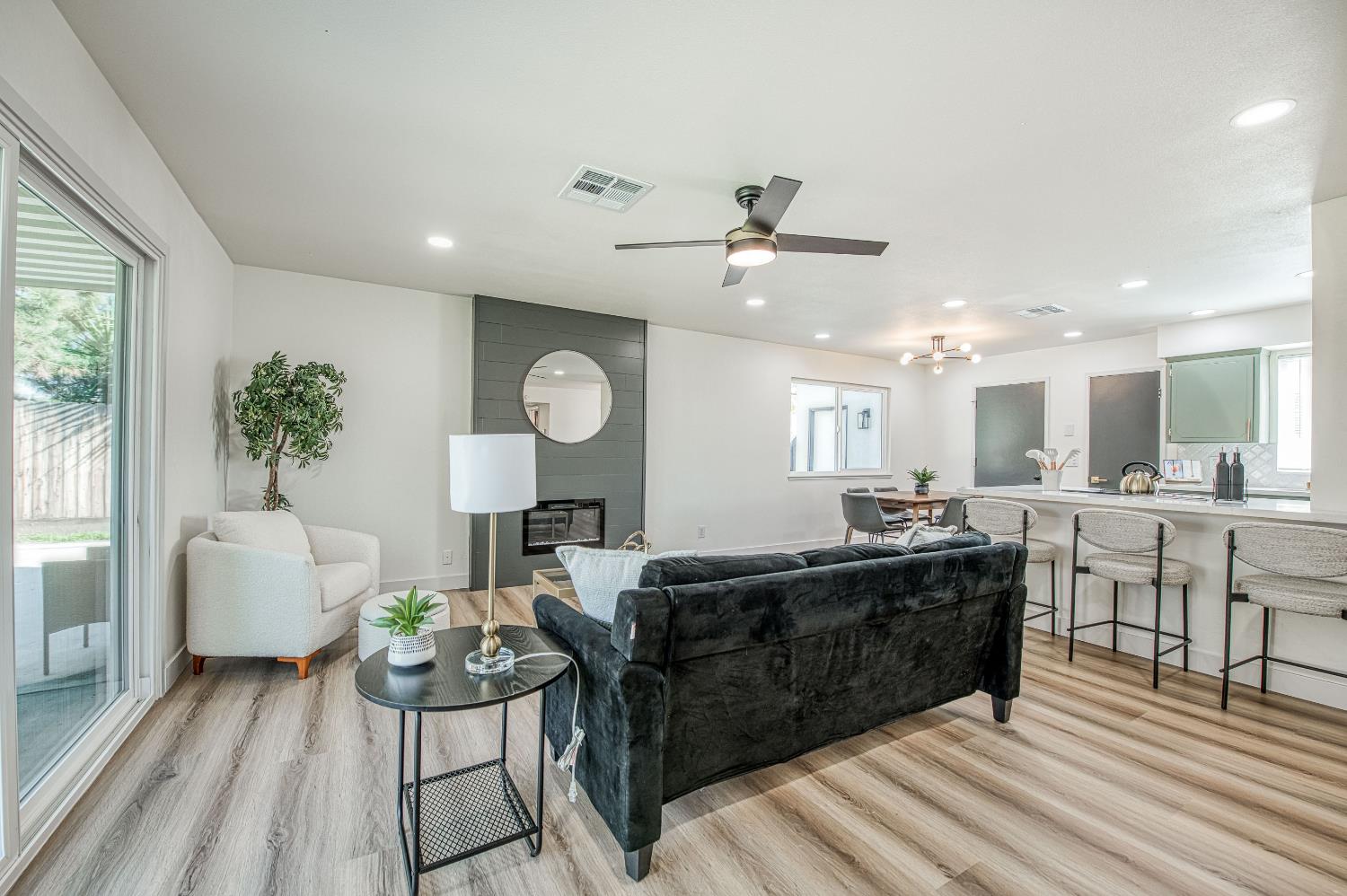 1747 Gettysburg, Clovis, CA 93611