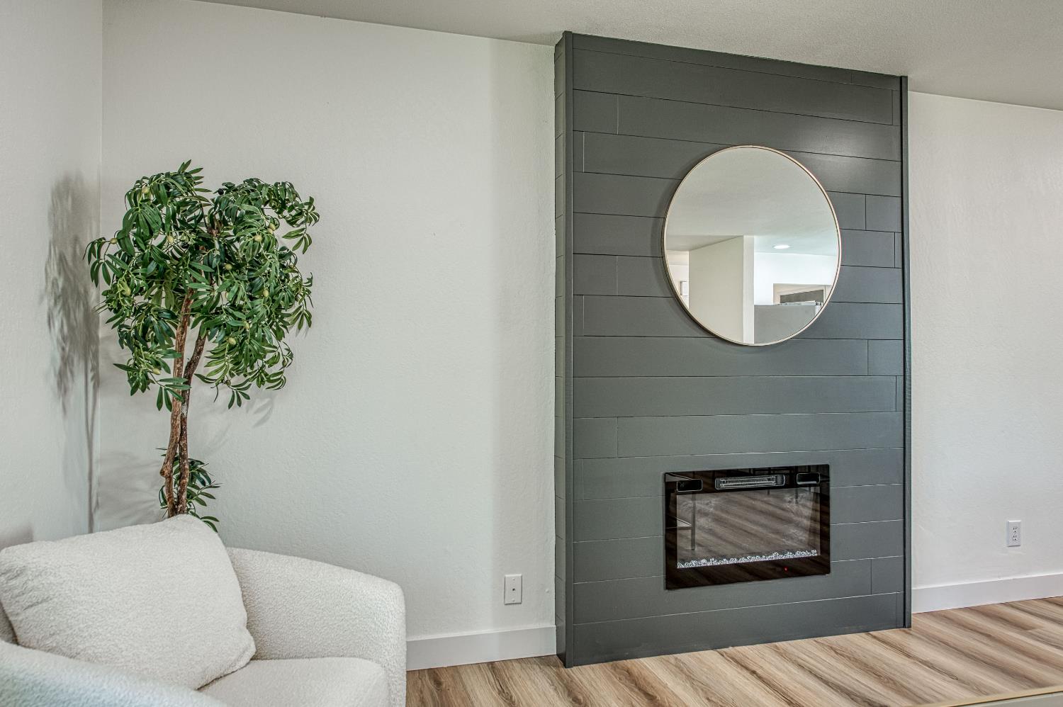 1747 Gettysburg, Clovis, CA 93611