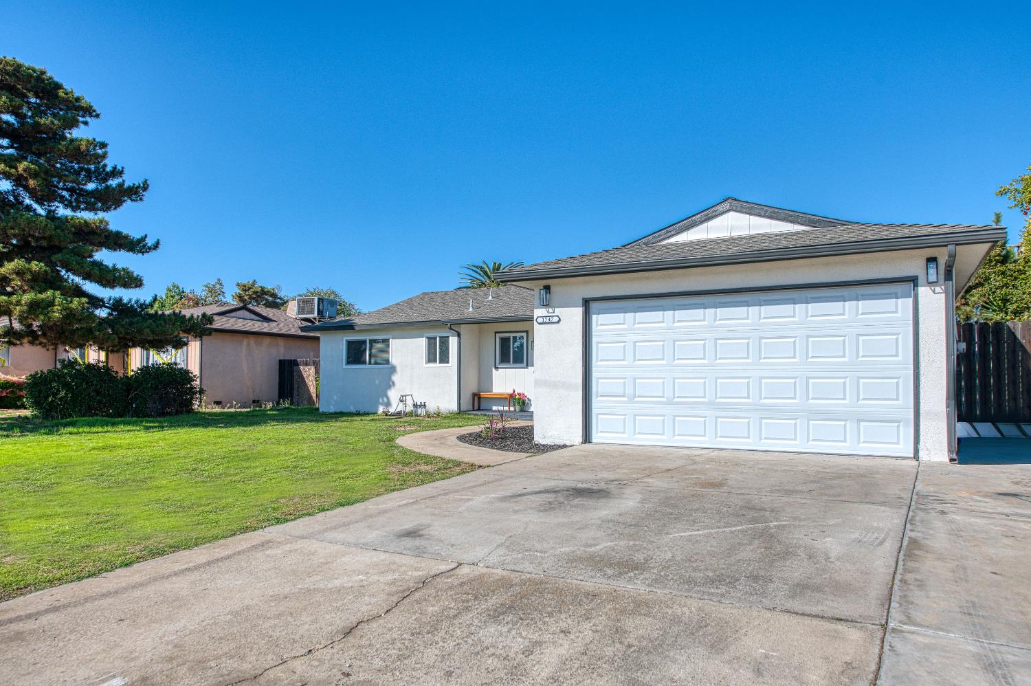 1747 Gettysburg, Clovis, CA 93611