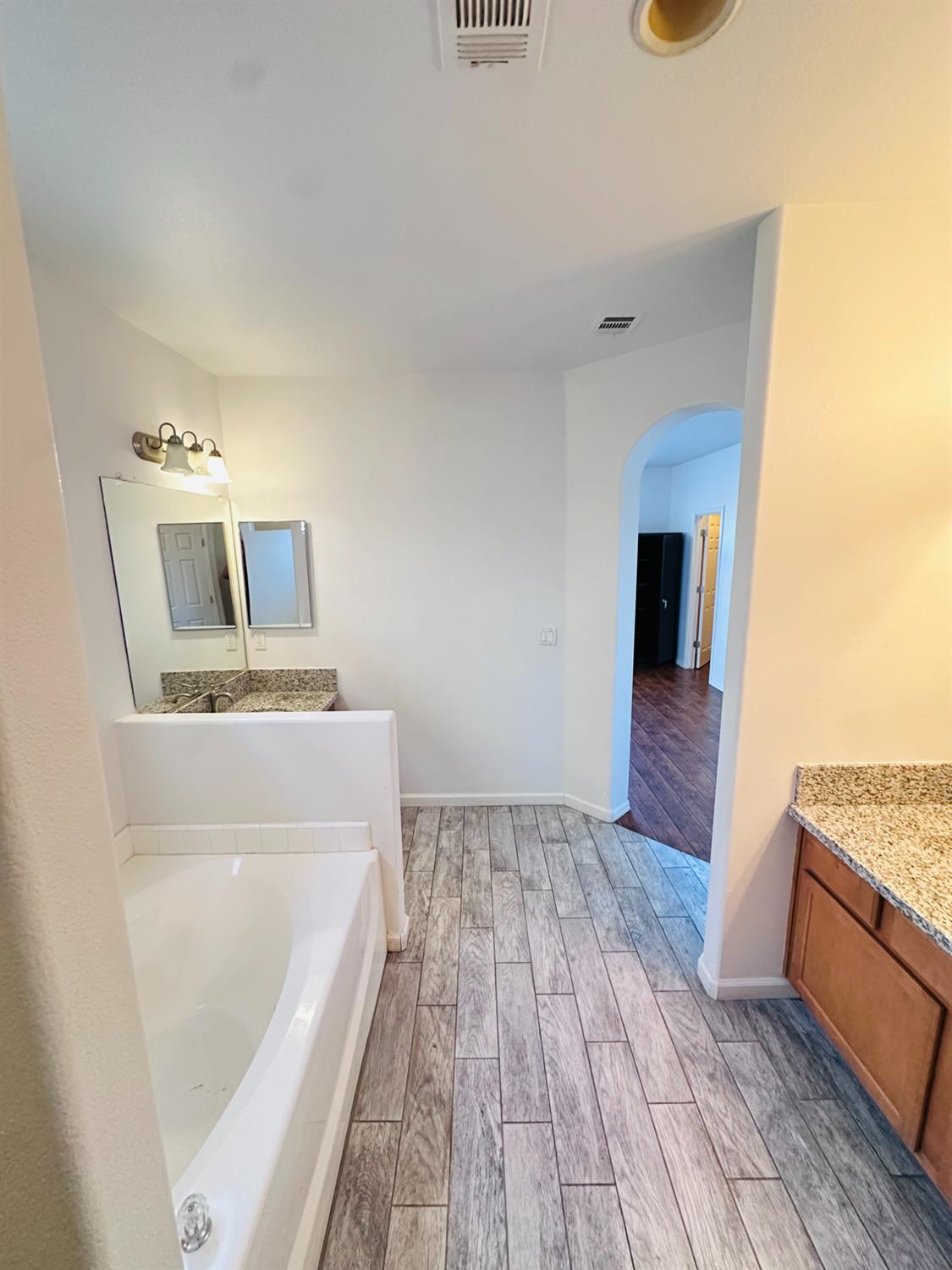 6642 E Cetti Ave, Fresno, CA 93727