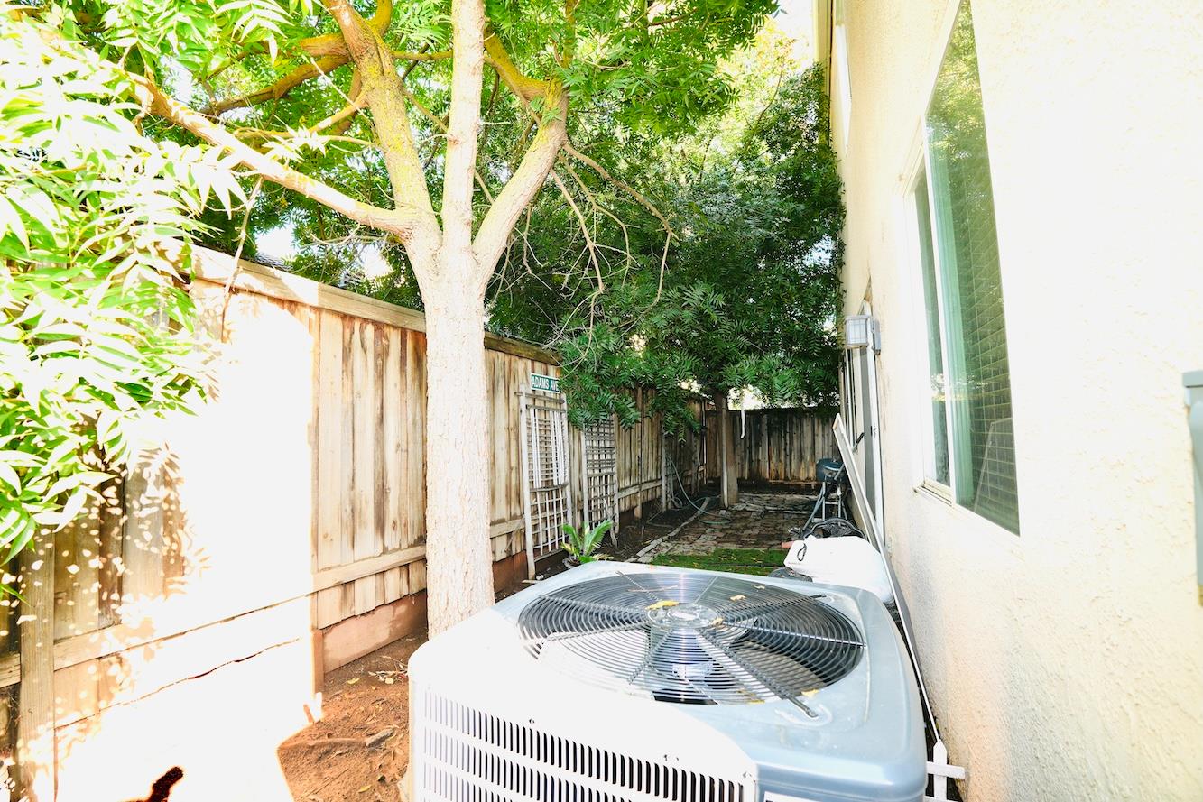 4626 W Javier Way, Fresno, CA 93722