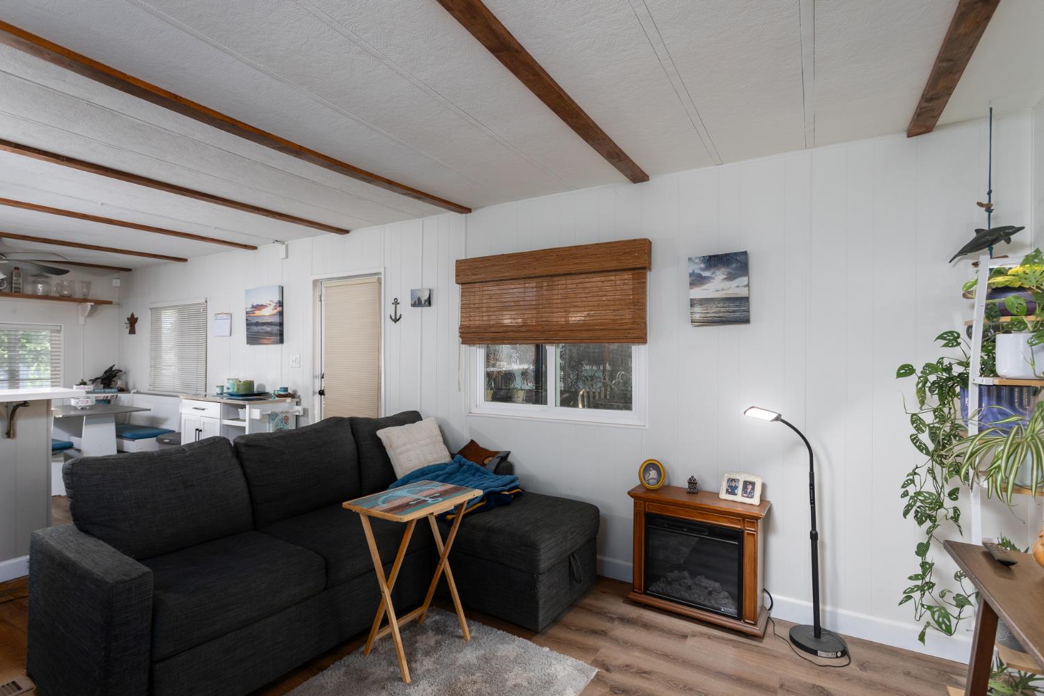 9360 Blackstone #198, Fresno, CA 93720