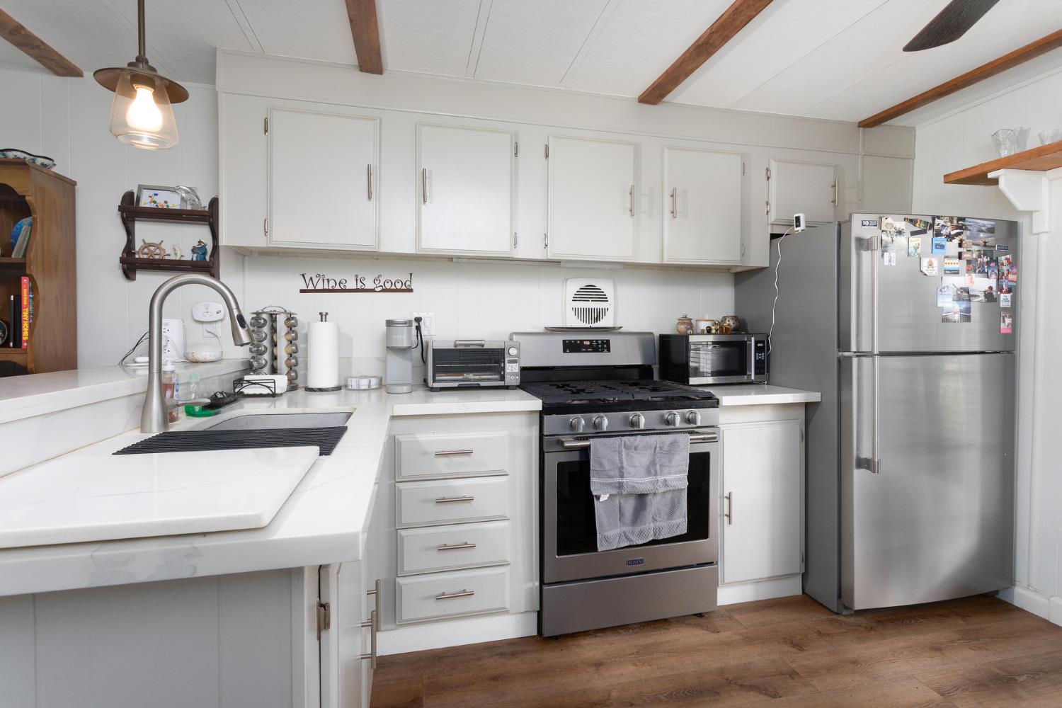 9360 Blackstone #198, Fresno, CA 93720