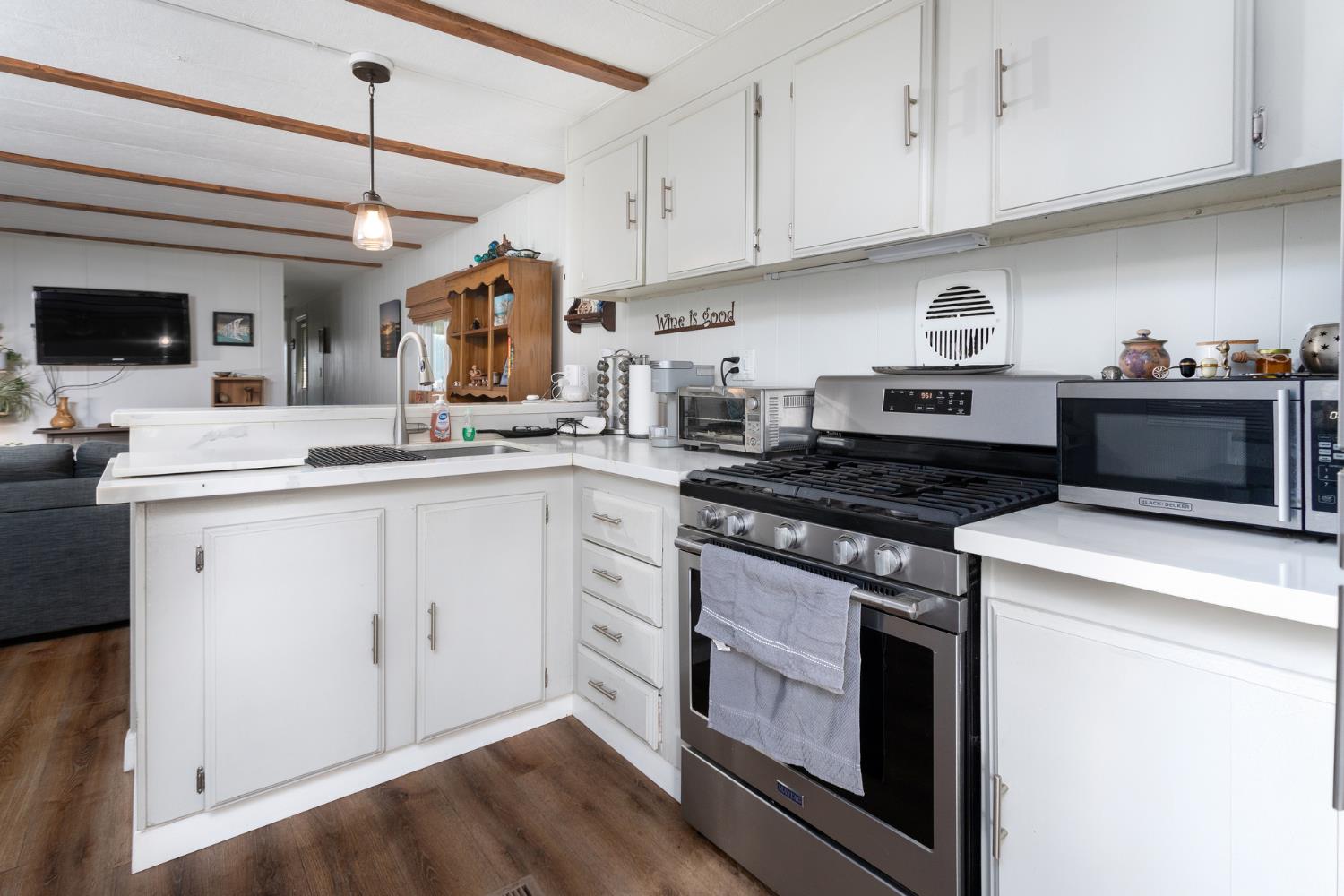 9360 Blackstone #198, Fresno, CA 93720