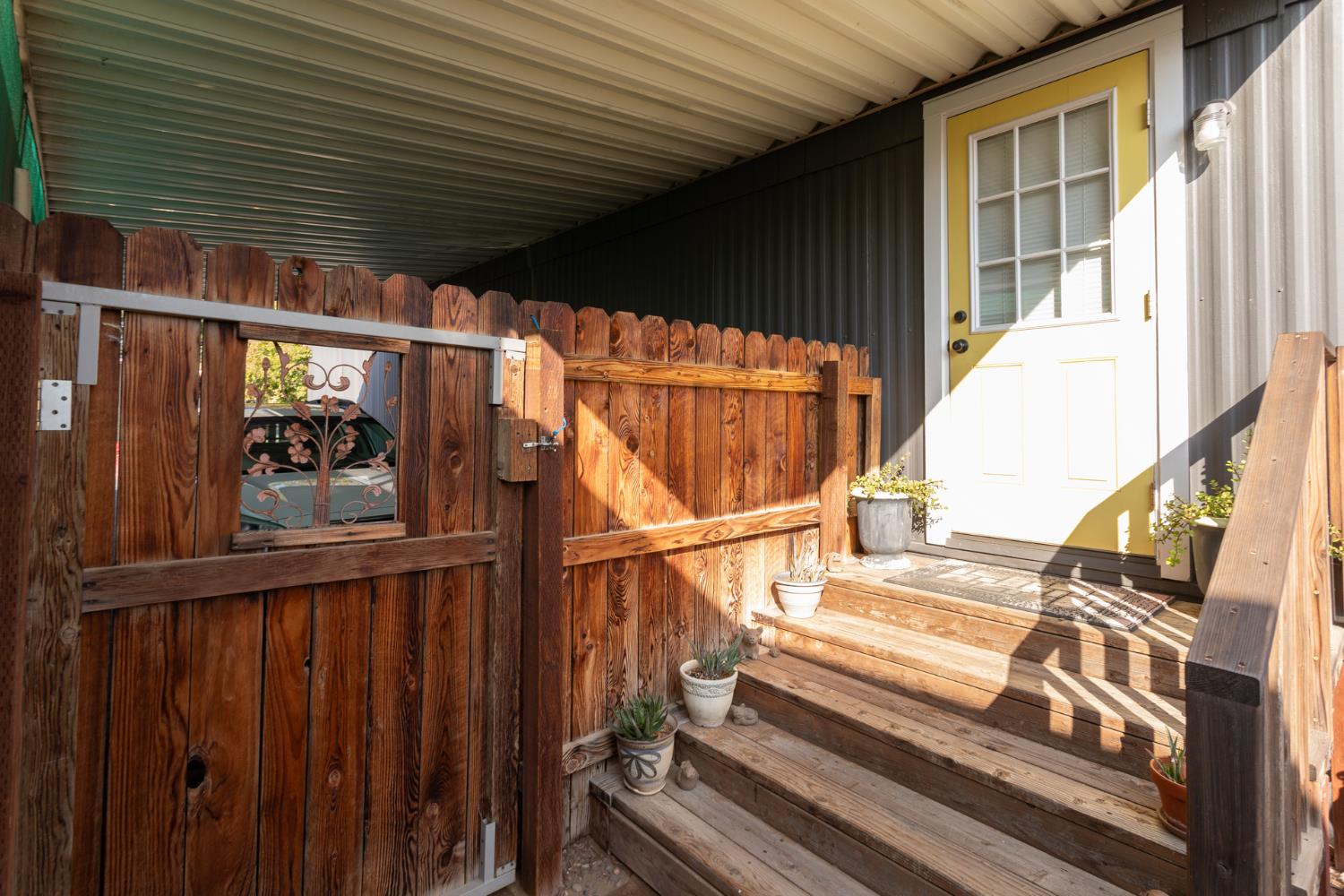 9360 Blackstone #198, Fresno, CA 93720