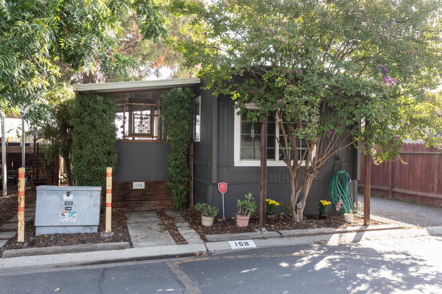 9360 Blackstone #198, Fresno, CA 93720