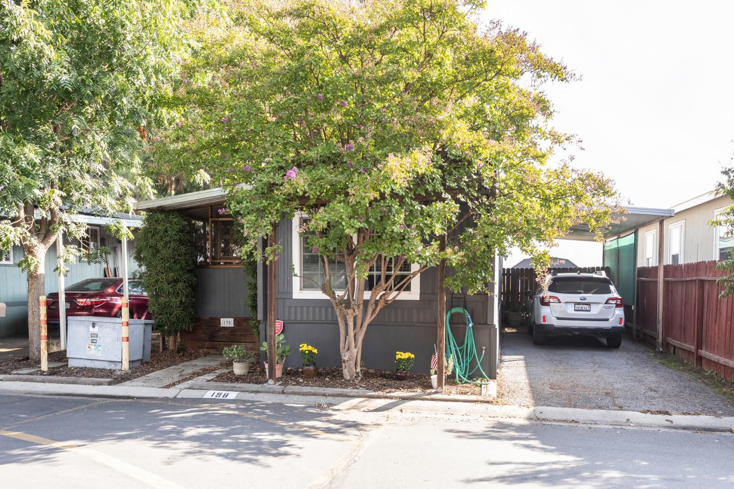 9360 Blackstone #198, Fresno, CA 93720