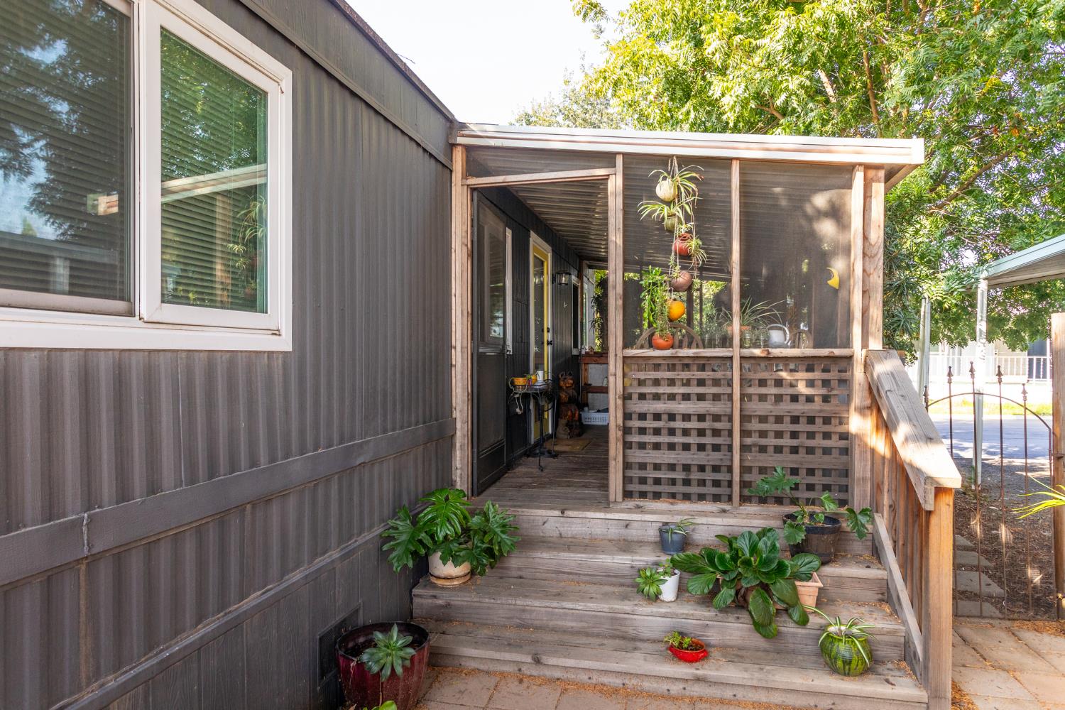 9360 Blackstone #198, Fresno, CA 93720